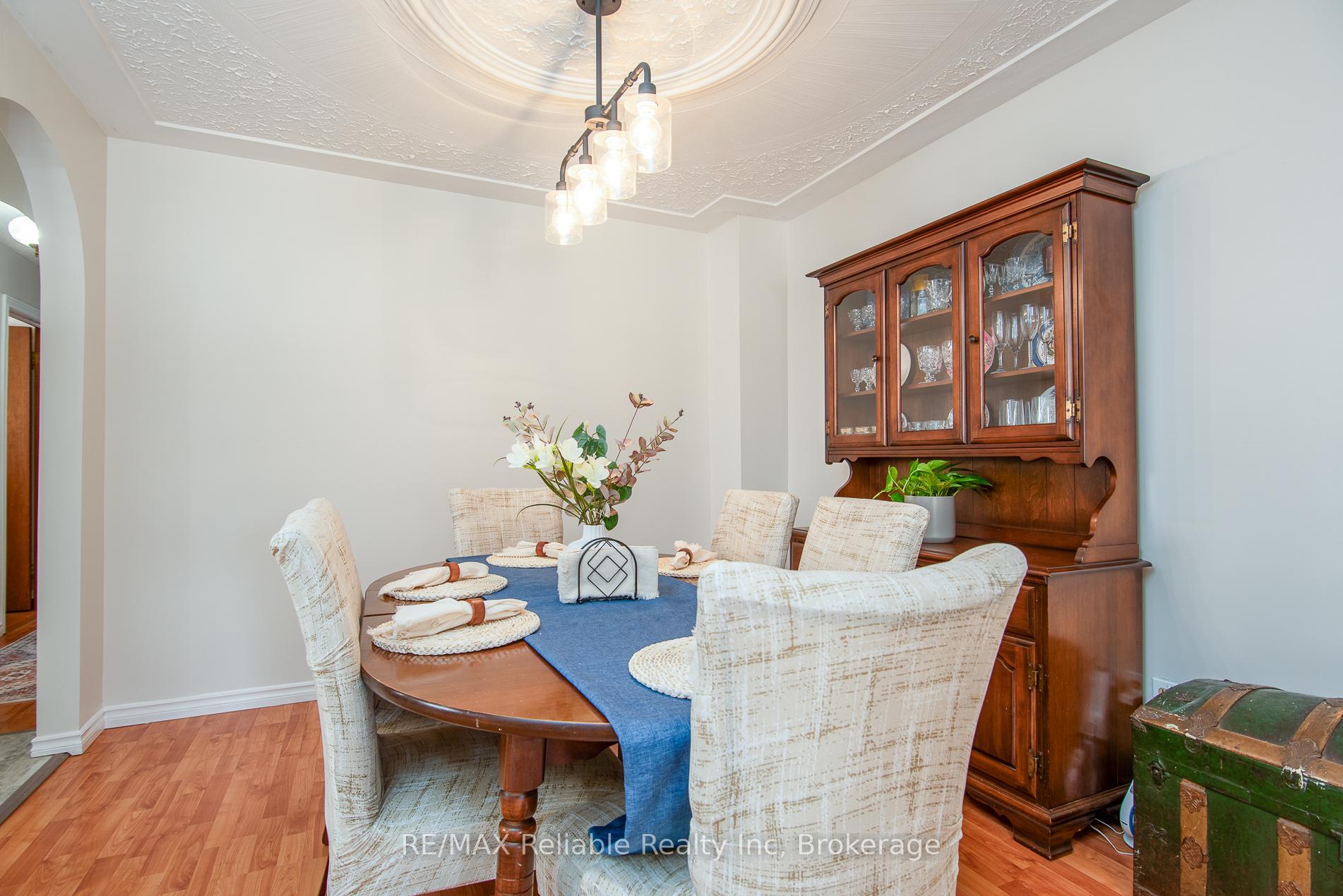 Photo 8 of 163 Marksam Road, Guelph, Willow West/Sugarbush/West Acres — HOMEH