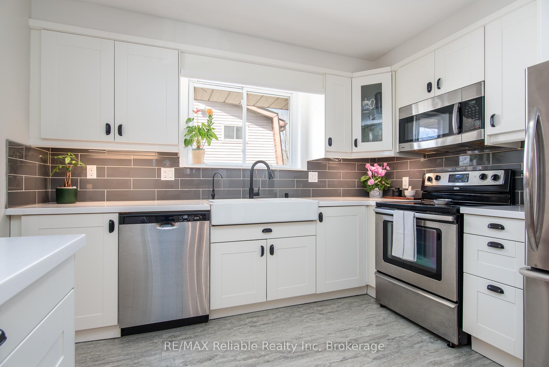 Photo 9 of 163 Marksam Road, Guelph, Willow West/Sugarbush/West Acres — HOMEH