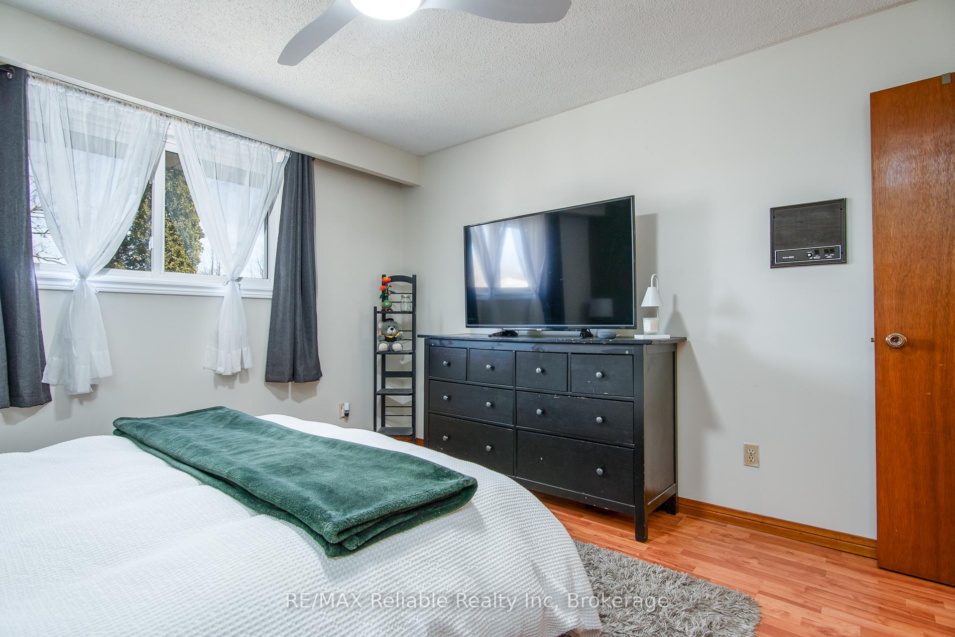 Photo 16 of 163 Marksam Road, Guelph, Willow West/Sugarbush/West Acres — HOMEH