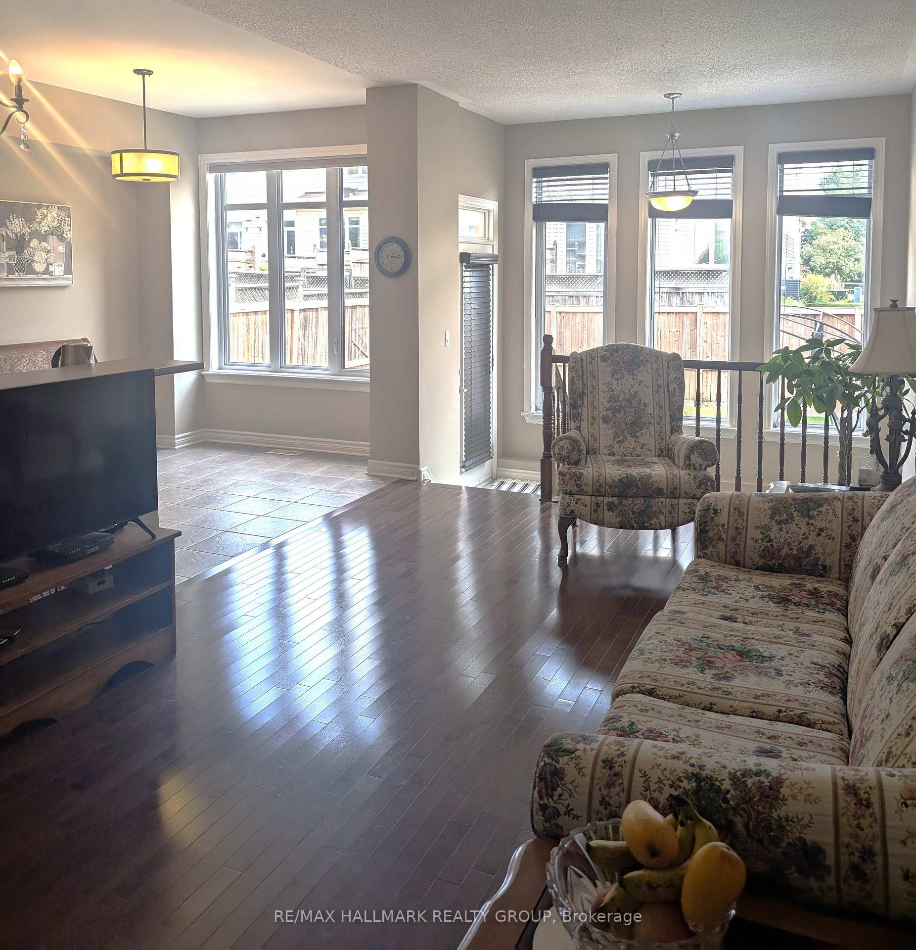 Photo 6 of 12 Madelon Drive, Ottawa, Barrhaven - Longfields — HOMEH