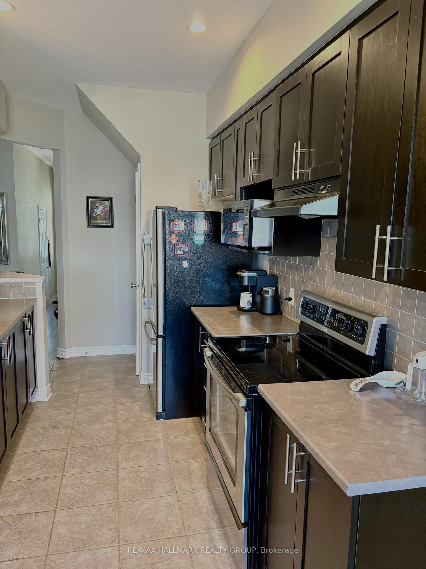 Photo 4 of 12 Madelon Drive, Ottawa, Barrhaven - Longfields — HOMEH