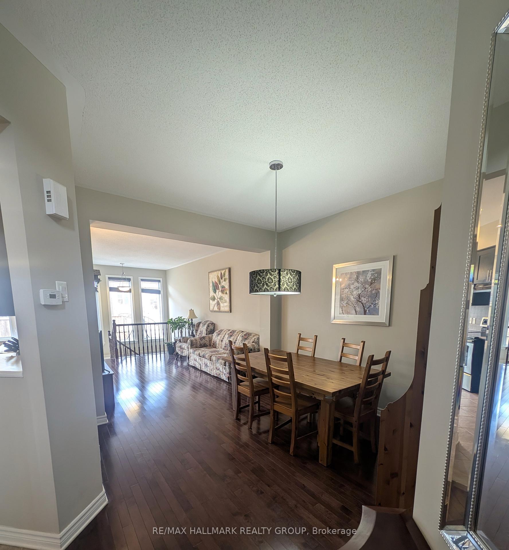 Photo 9 of 12 Madelon Drive, Ottawa, Barrhaven - Longfields — HOMEH
