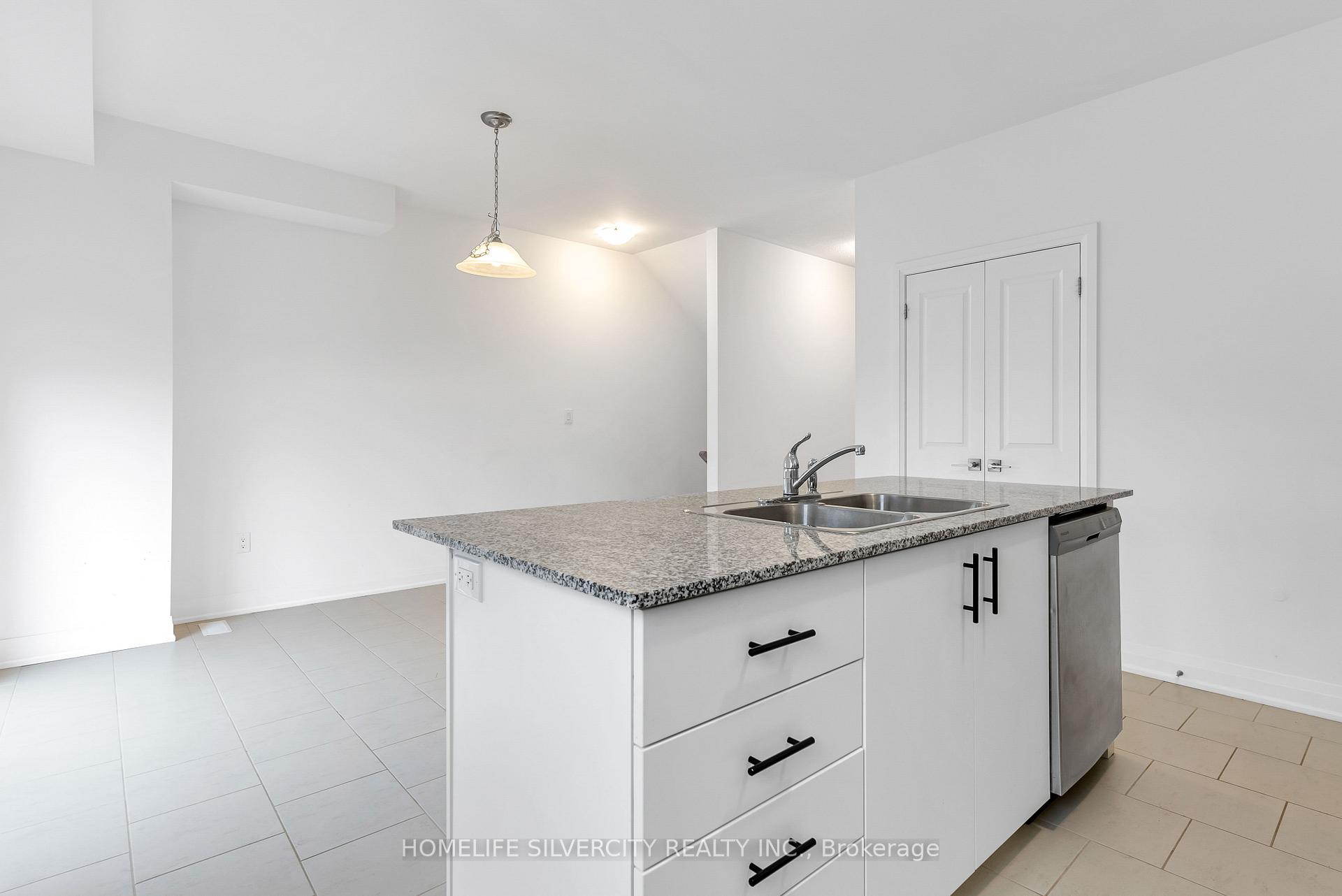 Photo 12 of 50 Windtree Way, Halton Hills, Georgetown — HOMEH