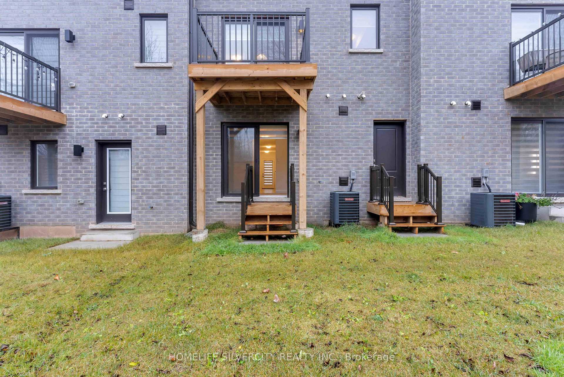 Photo 32 of 50 Windtree Way, Halton Hills, Georgetown — HOMEH