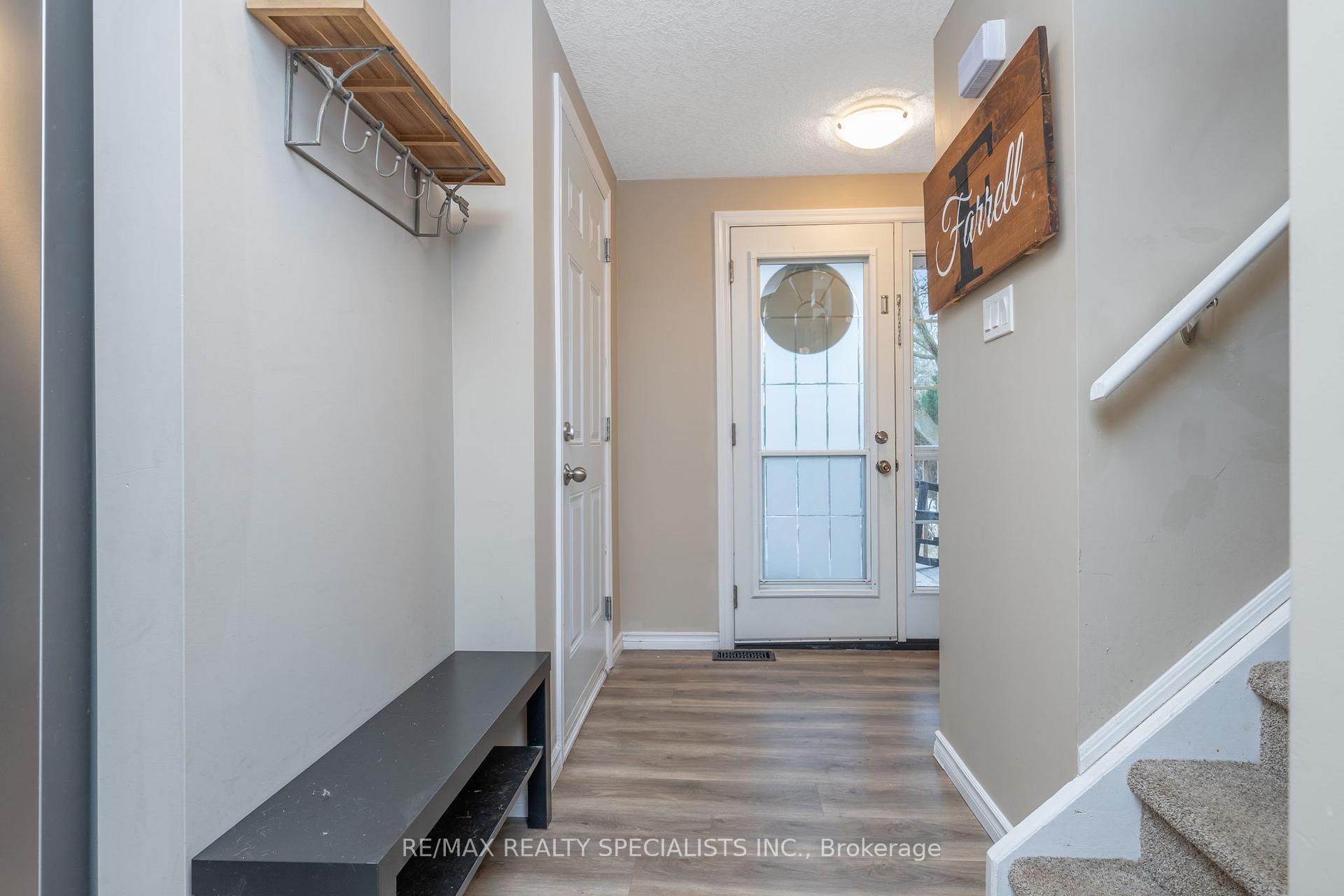 Photo 4 of 48 Walman Drive, Guelph, Kortright West — HOMEH