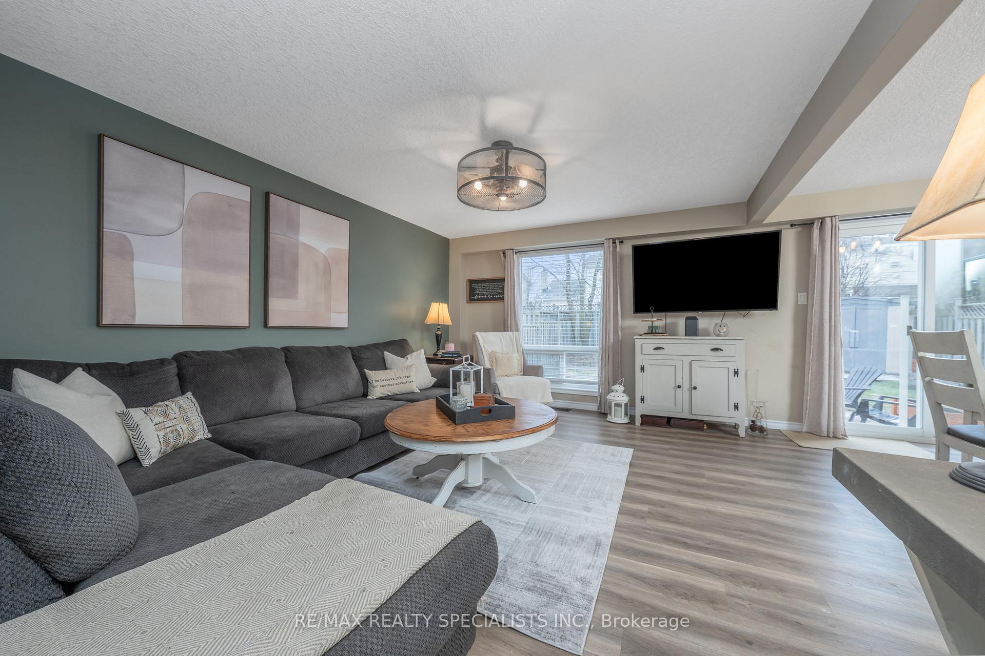 Photo 6 of 48 Walman Drive, Guelph, Kortright West — HOMEH