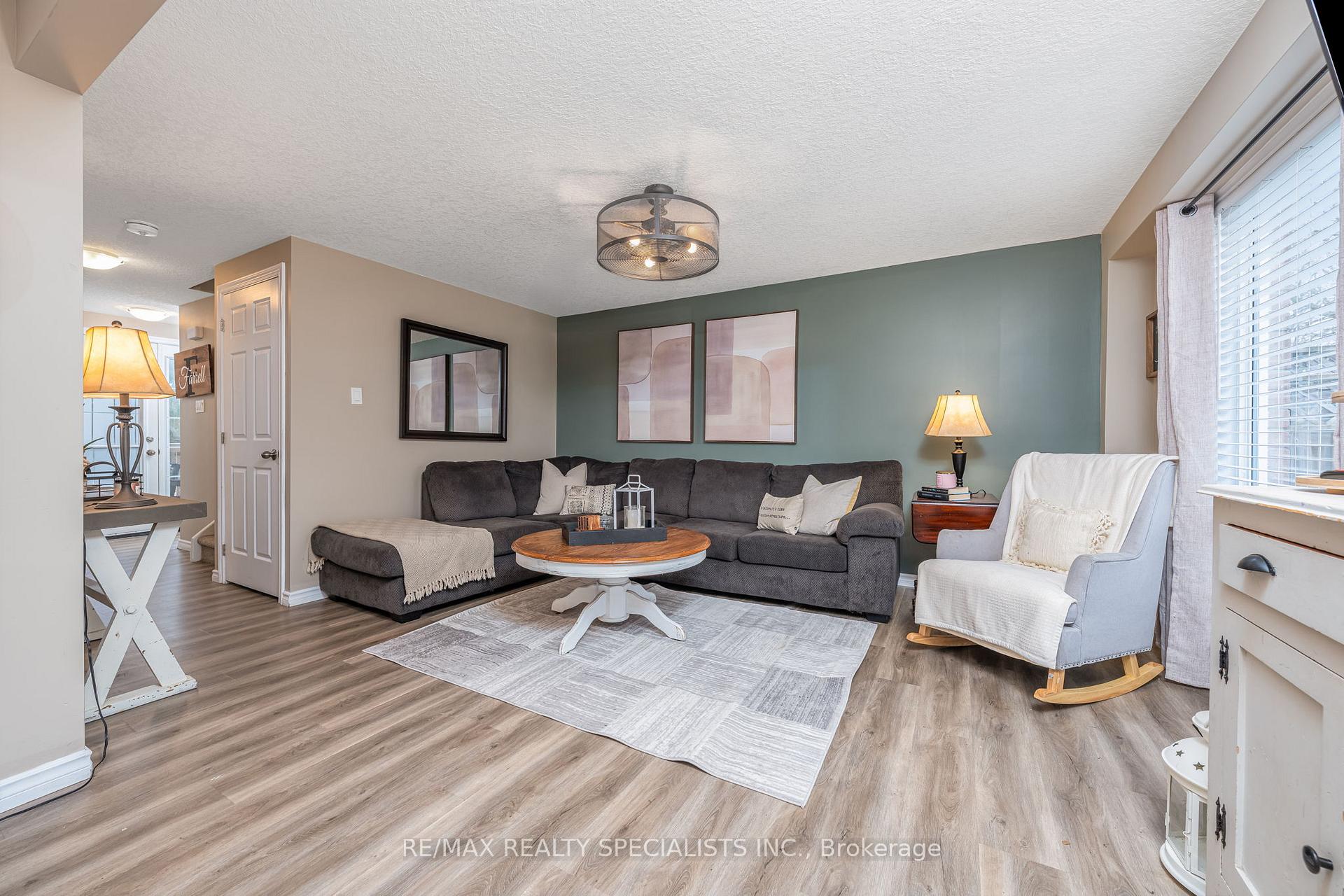Photo 7 of 48 Walman Drive, Guelph, Kortright West — HOMEH