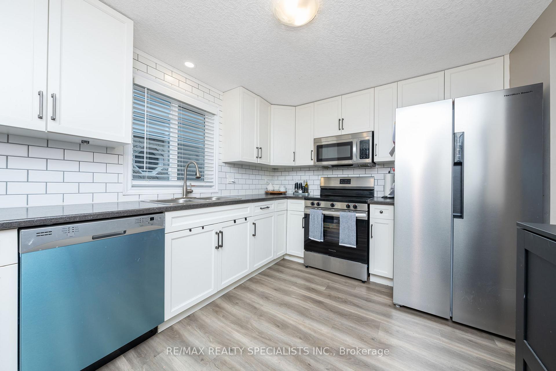 Photo 13 of 48 Walman Drive, Guelph, Kortright West — HOMEH