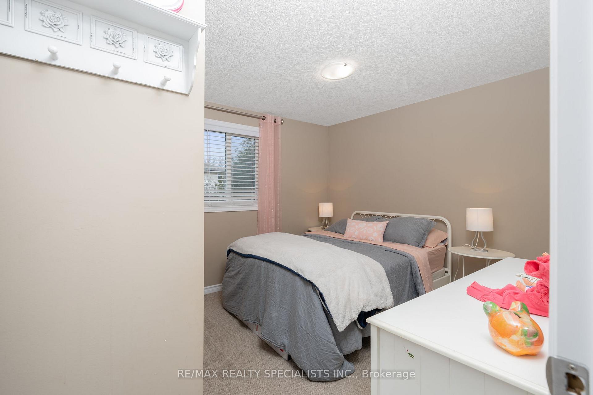 Photo 19 of 48 Walman Drive, Guelph, Kortright West — HOMEH