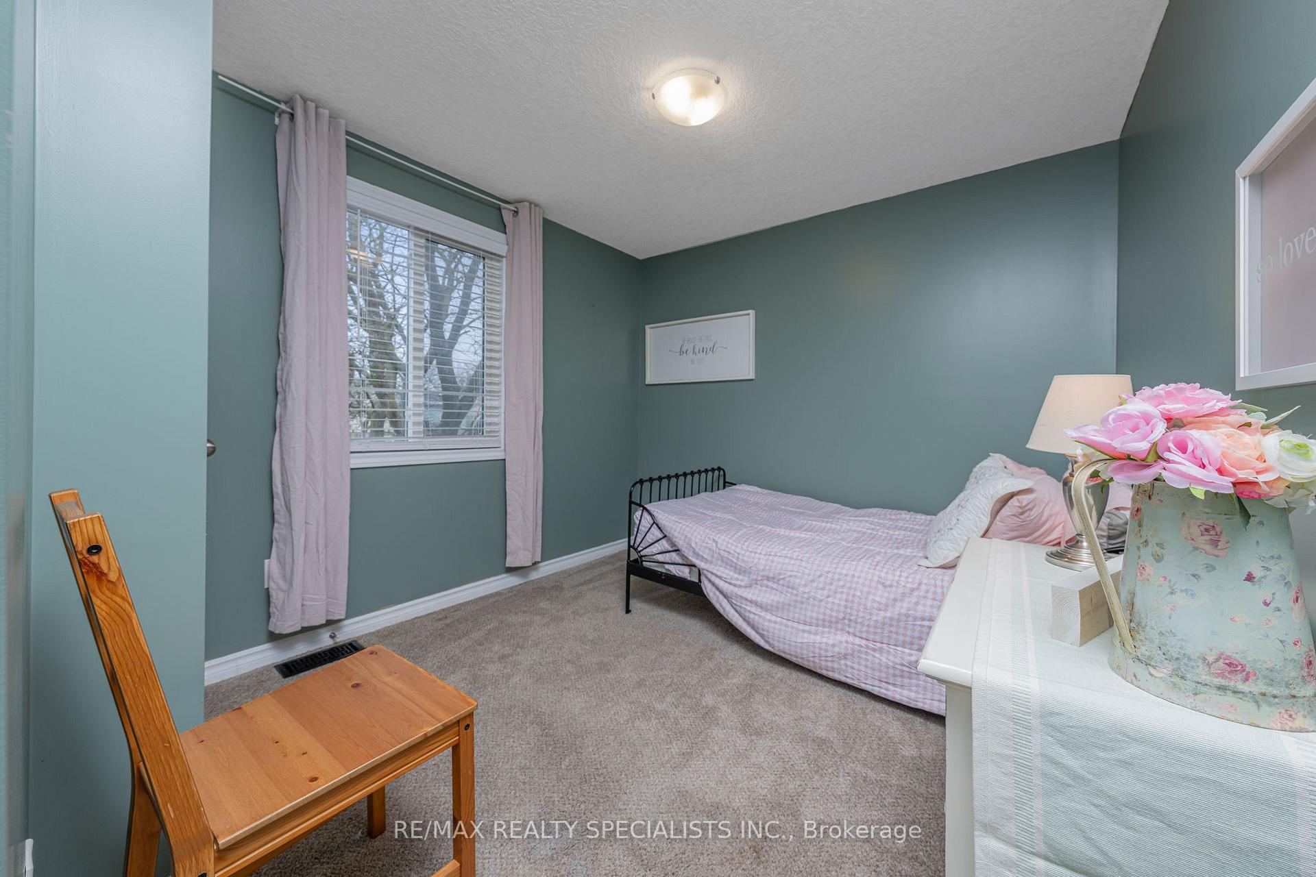 Photo 25 of 48 Walman Drive, Guelph, Kortright West — HOMEH