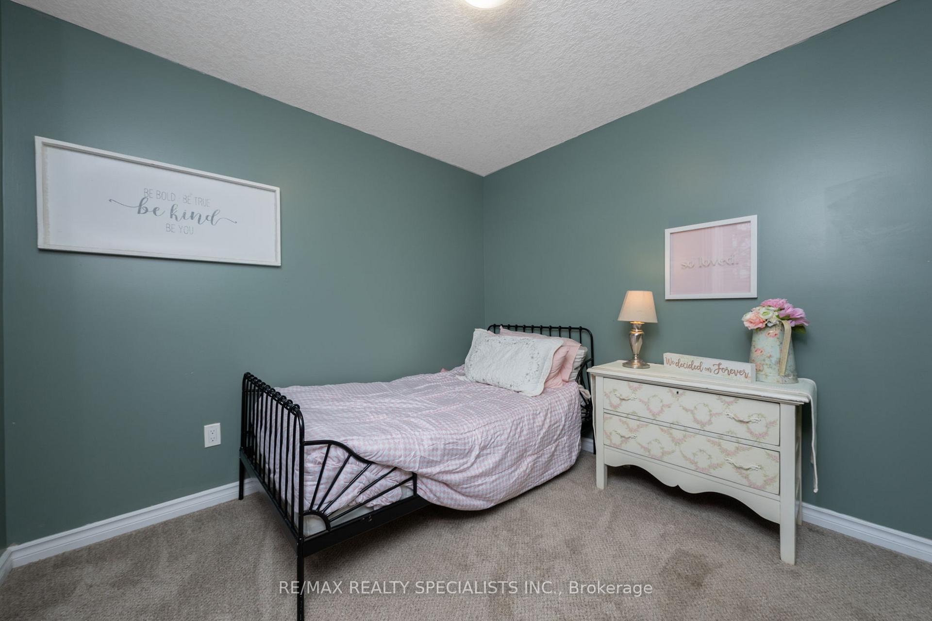 Photo 26 of 48 Walman Drive, Guelph, Kortright West — HOMEH