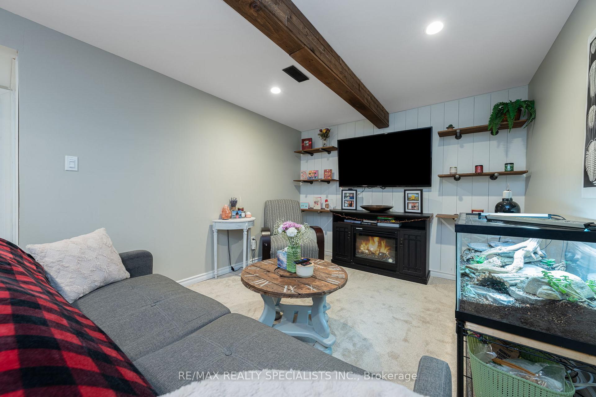Photo 33 of 48 Walman Drive, Guelph, Kortright West — HOMEH
