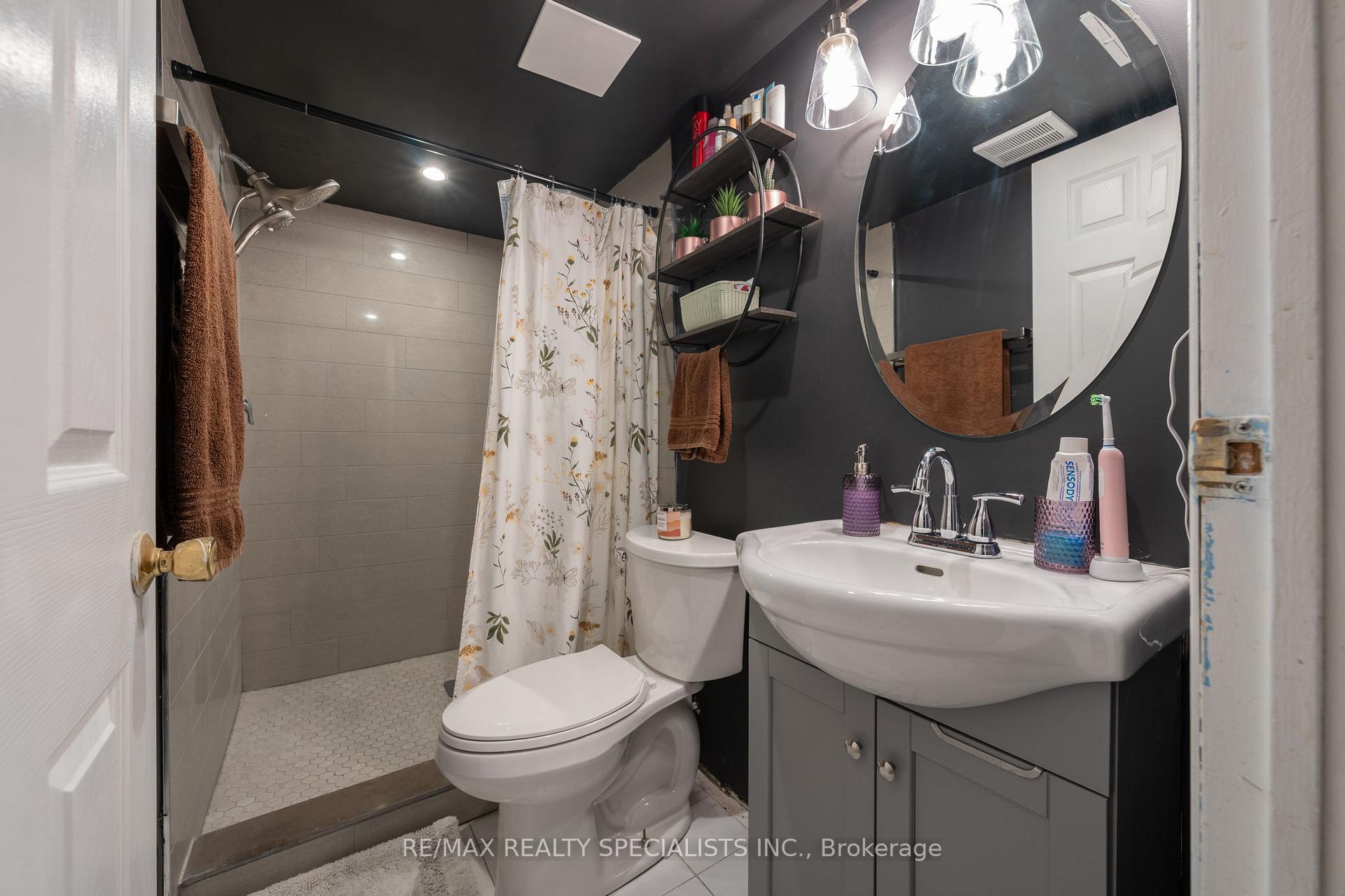 Photo 37 of 48 Walman Drive, Guelph, Kortright West — HOMEH