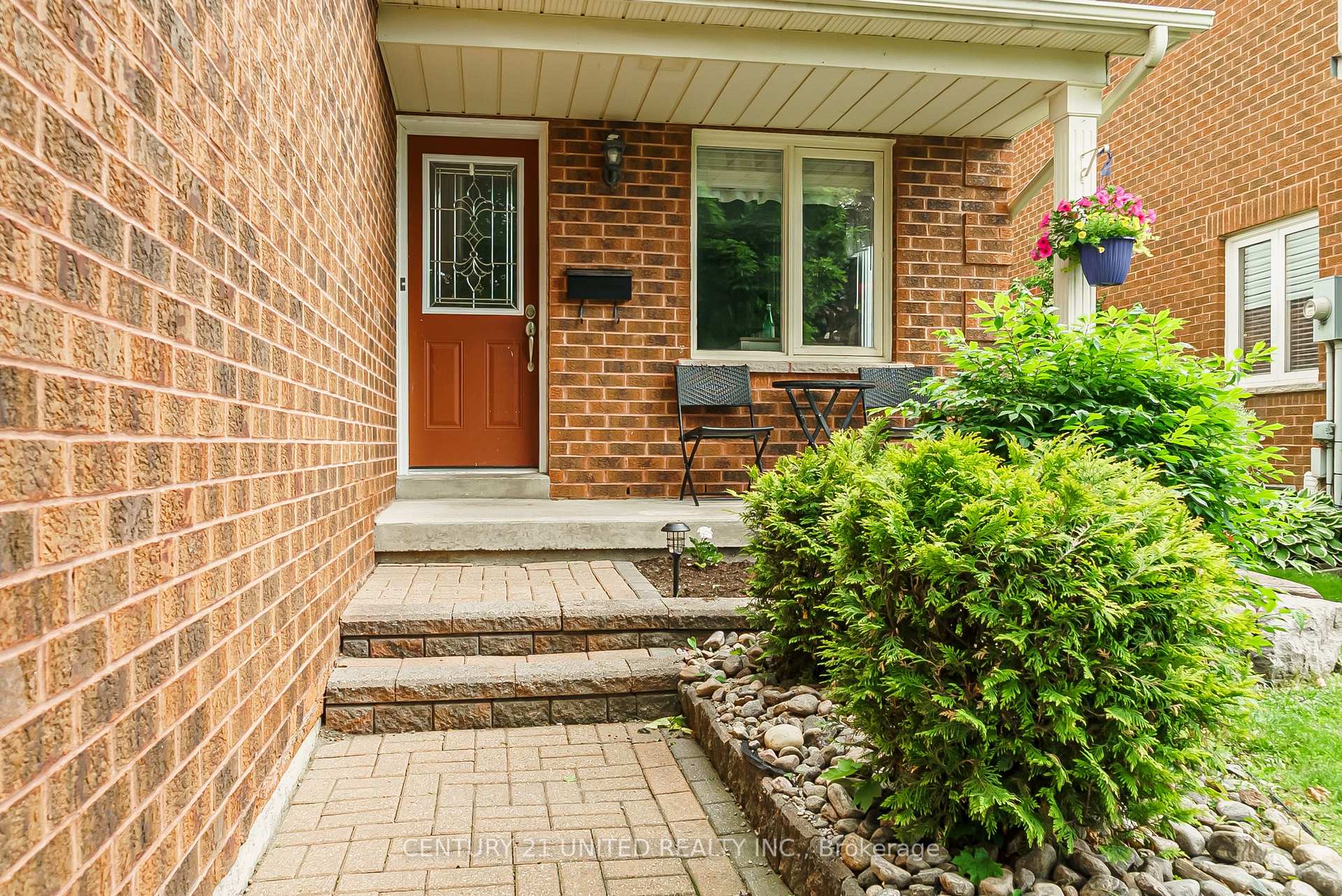 Photo 5 of 29 Wrenn Boulevard, Clarington, Bowmanville — HOMEH