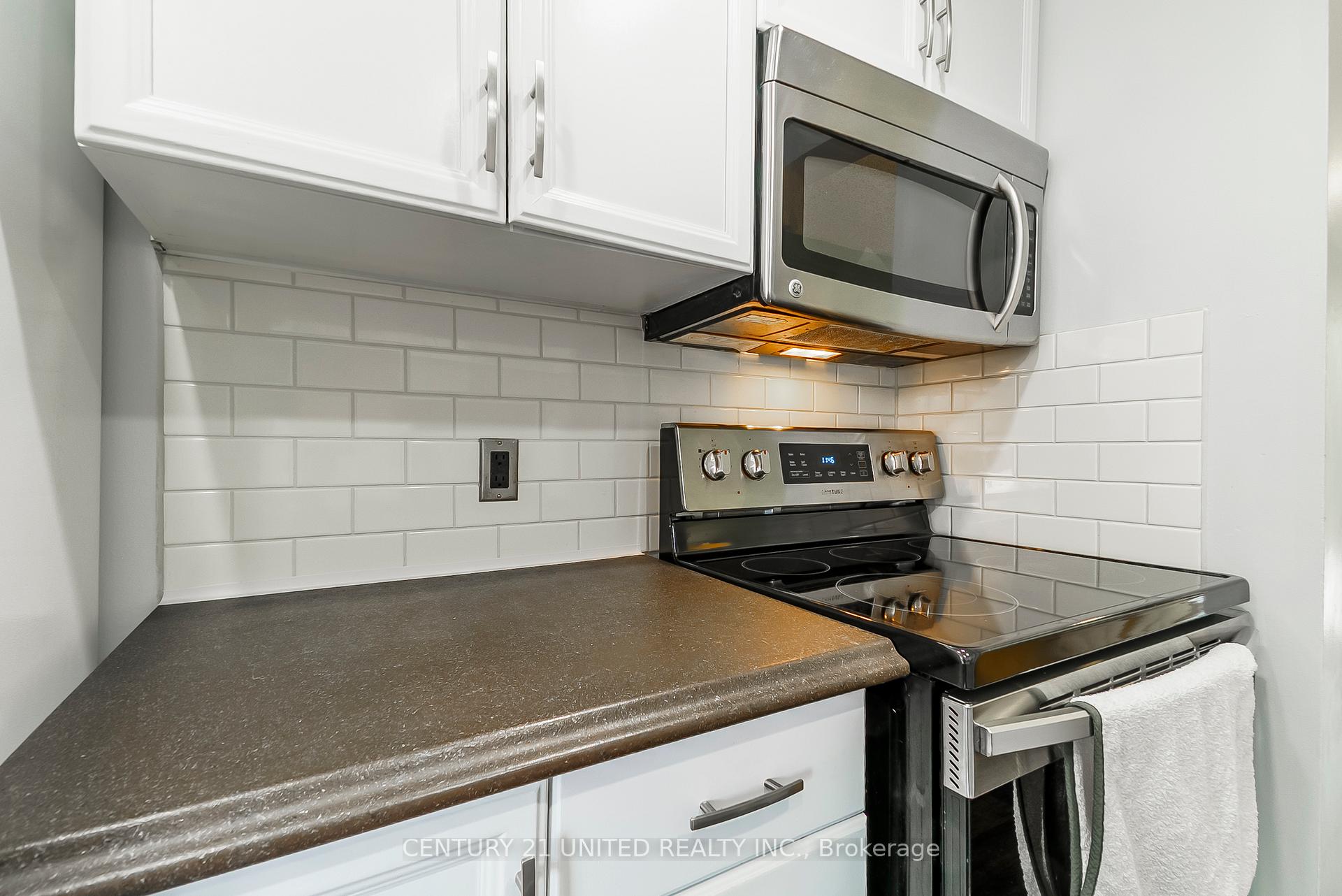 Photo 15 of 29 Wrenn Boulevard, Clarington, Bowmanville — HOMEH