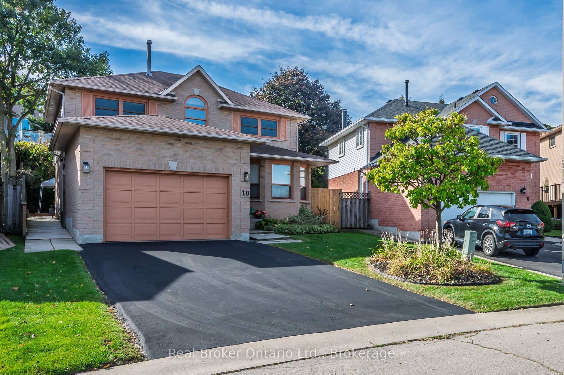 Photo 1 of 10 Avonbridge Court, Hamilton, Randall — HOMEH