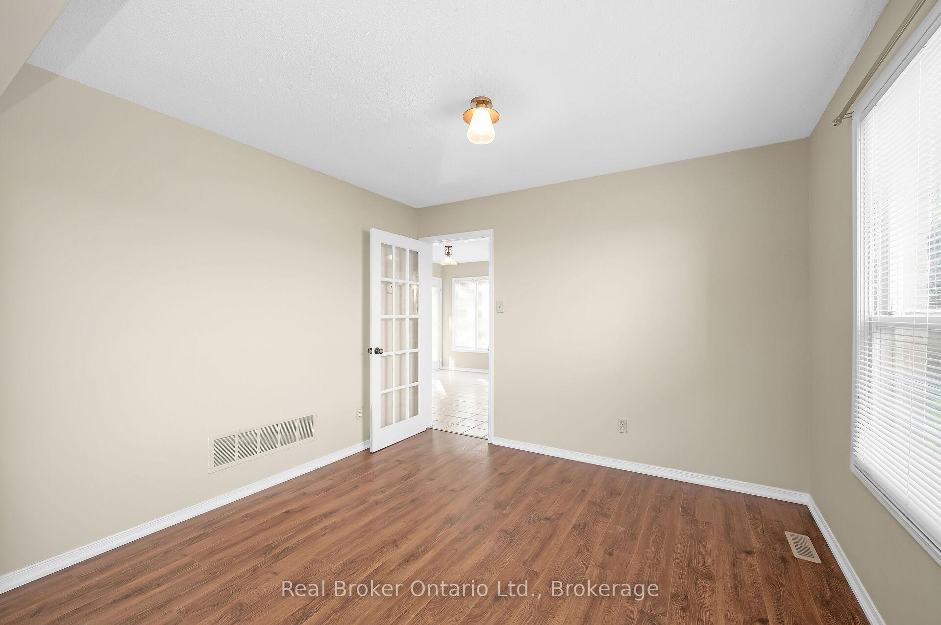 Photo 9 of 10 Avonbridge Court, Hamilton, Randall — HOMEH