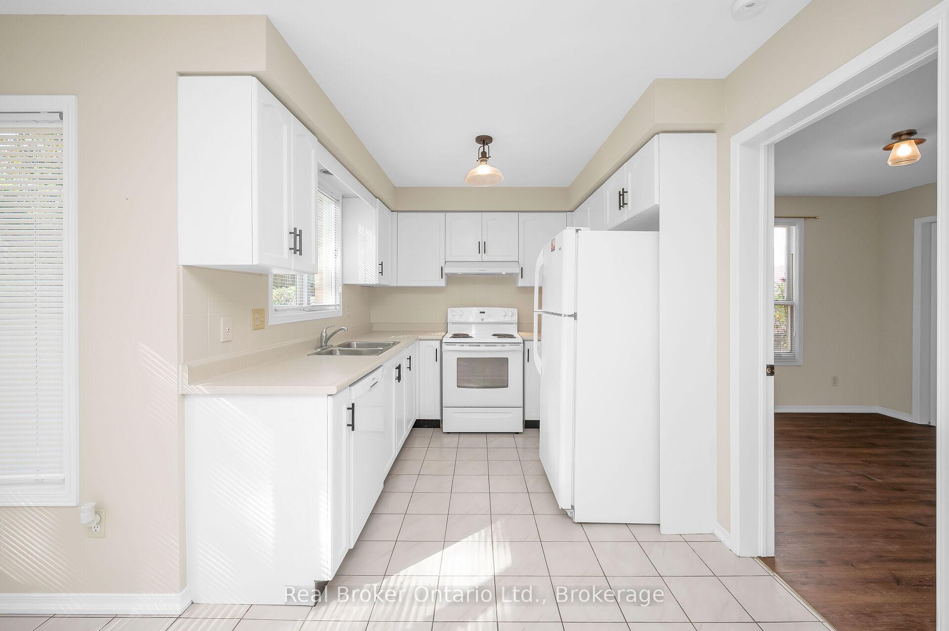 Photo 12 of 10 Avonbridge Court, Hamilton, Randall — HOMEH