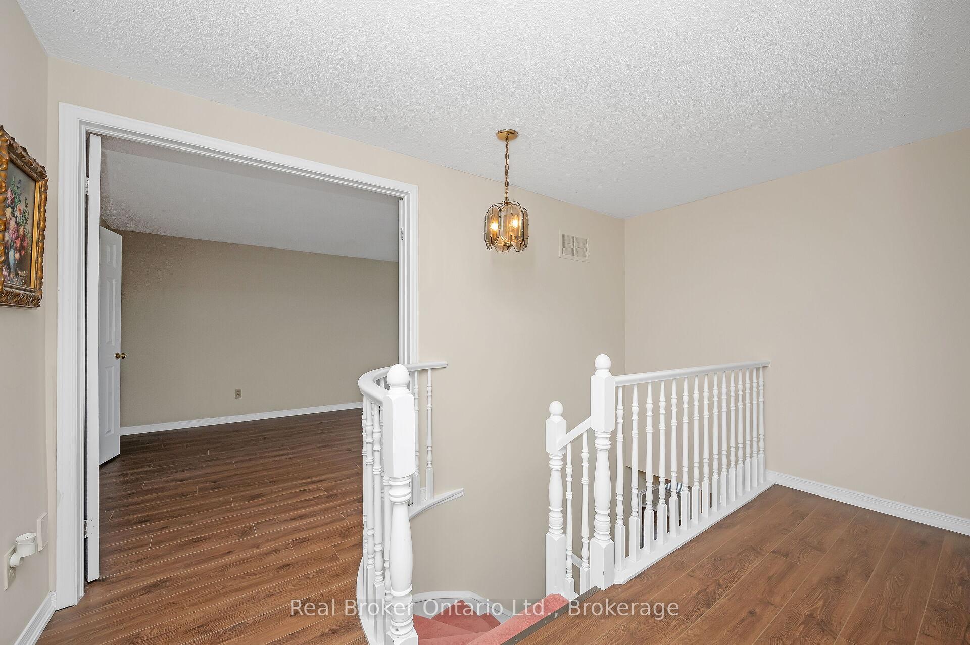 Photo 20 of 10 Avonbridge Court, Hamilton, Randall — HOMEH