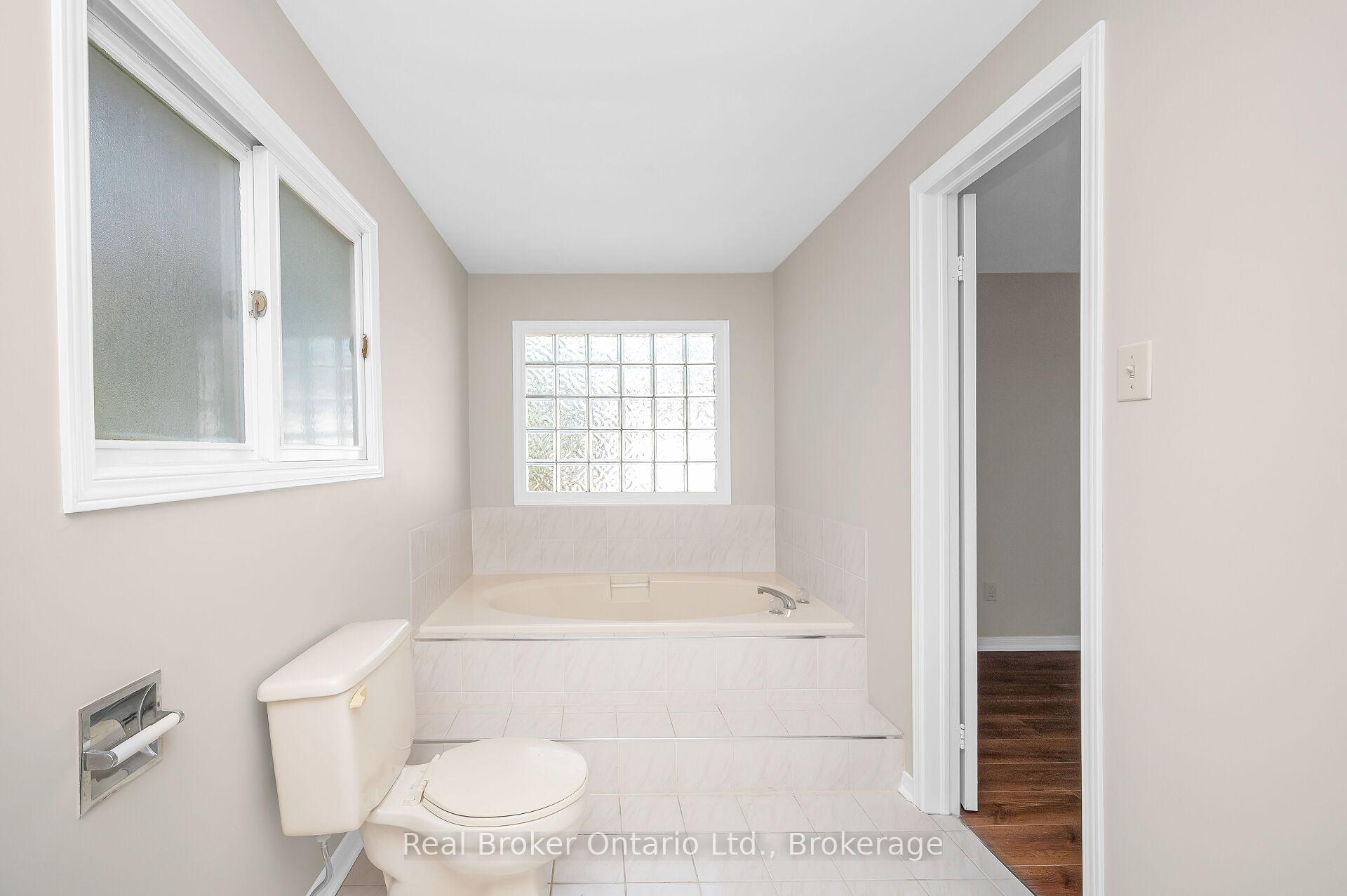 Photo 24 of 10 Avonbridge Court, Hamilton, Randall — HOMEH