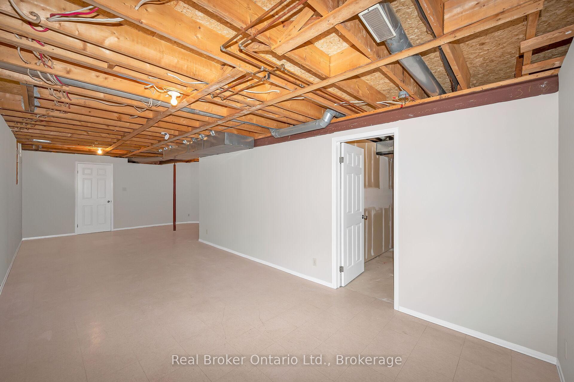 Photo 32 of 10 Avonbridge Court, Hamilton, Randall — HOMEH