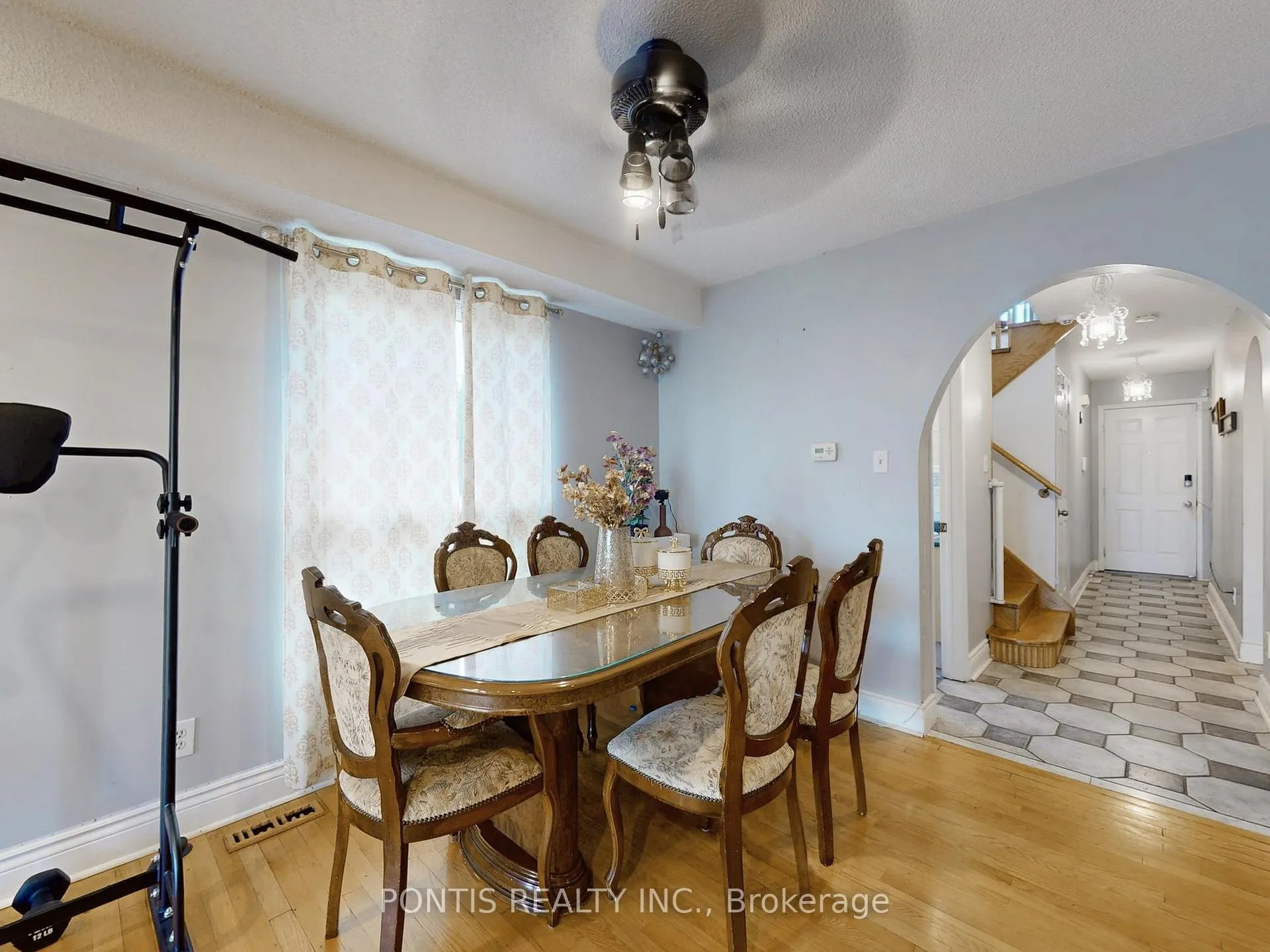 Photo 6 of 140 Cutters Crescent, Brampton, Fletcher's West — HOMEH