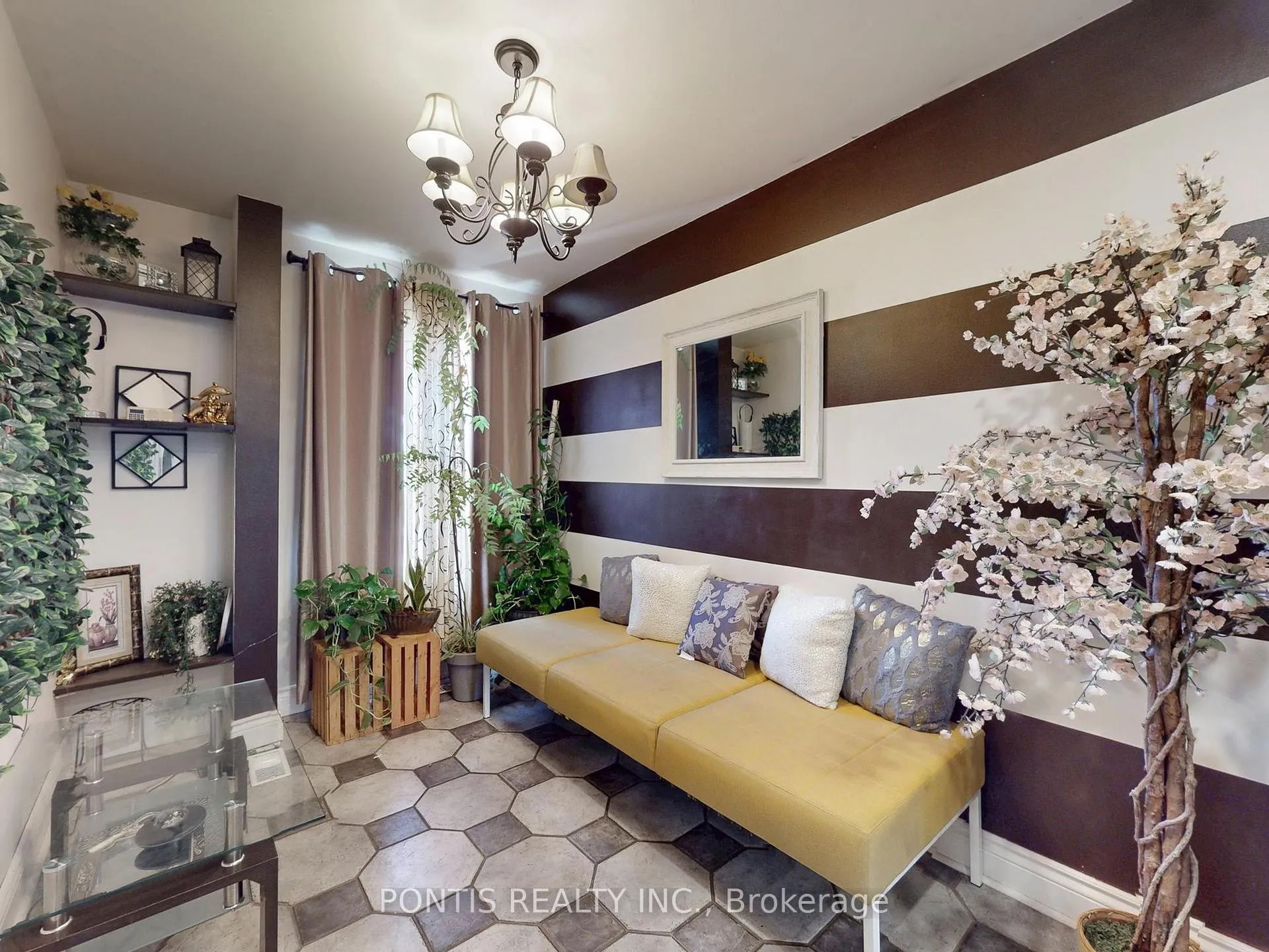 Photo 8 of 140 Cutters Crescent, Brampton, Fletcher's West — HOMEH