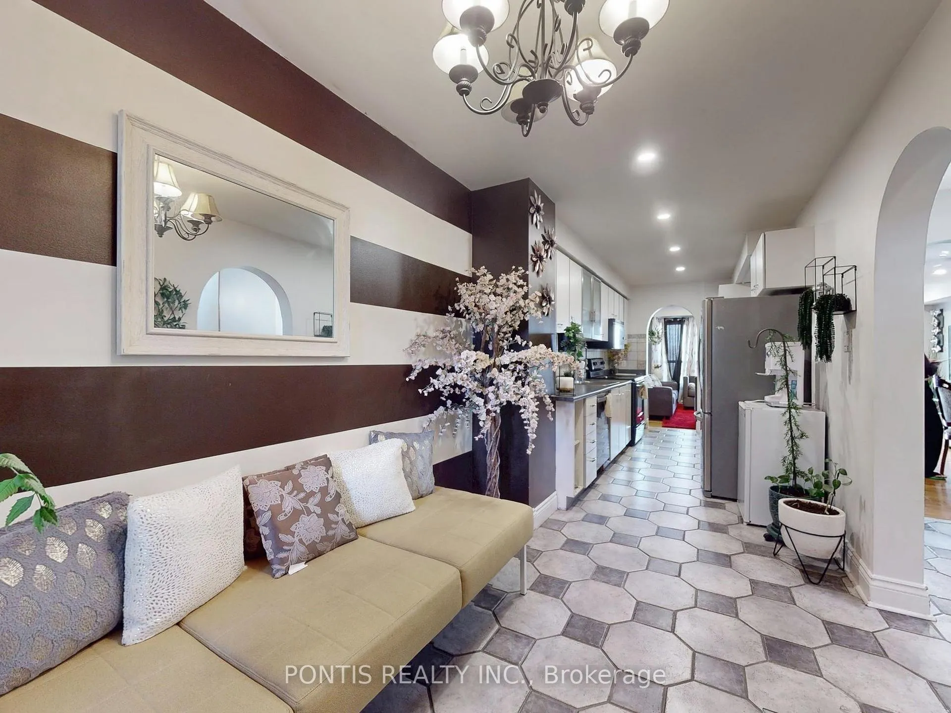 Photo 10 of 140 Cutters Crescent, Brampton, Fletcher's West — HOMEH