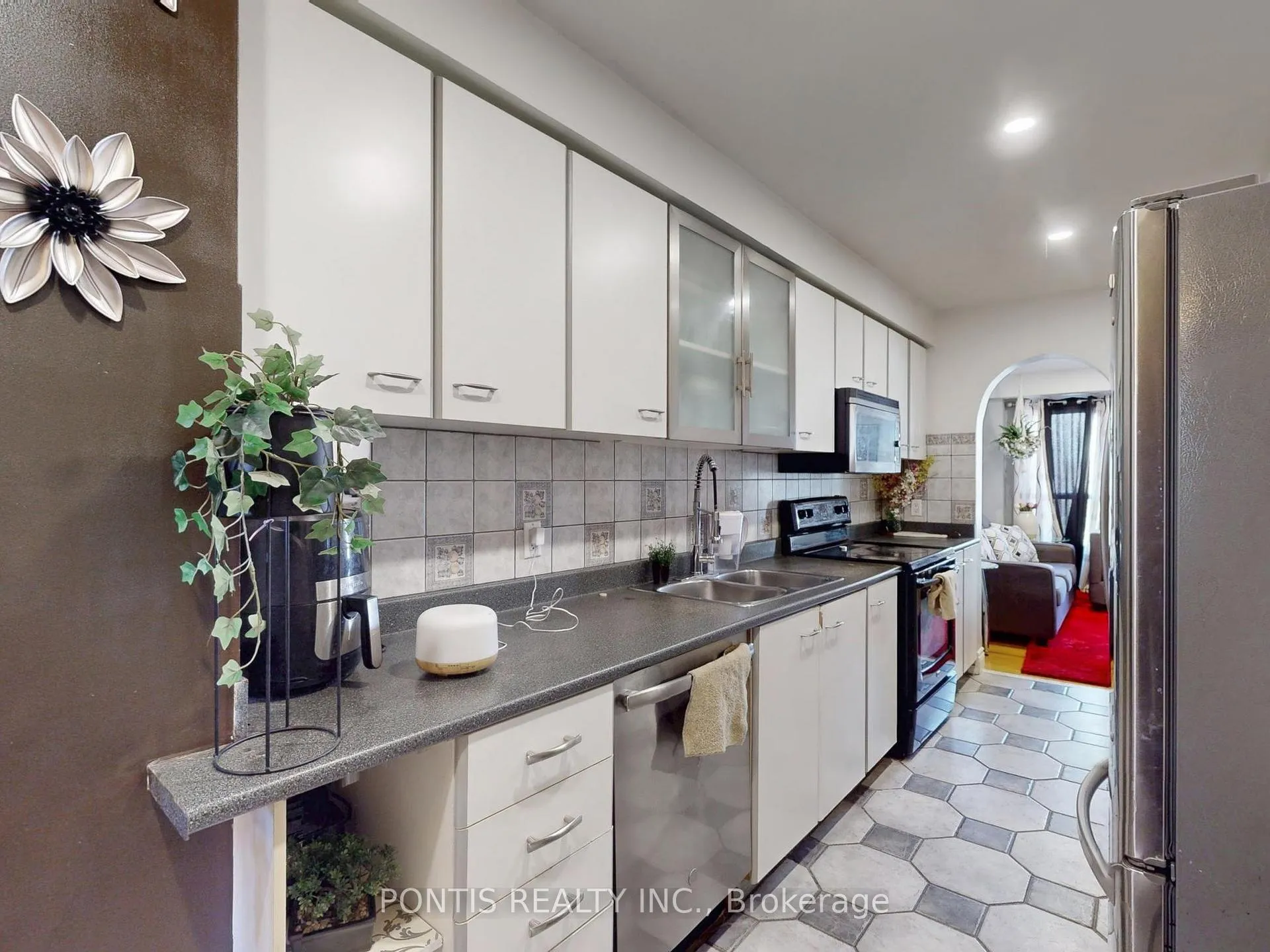 Photo 11 of 140 Cutters Crescent, Brampton, Fletcher's West — HOMEH