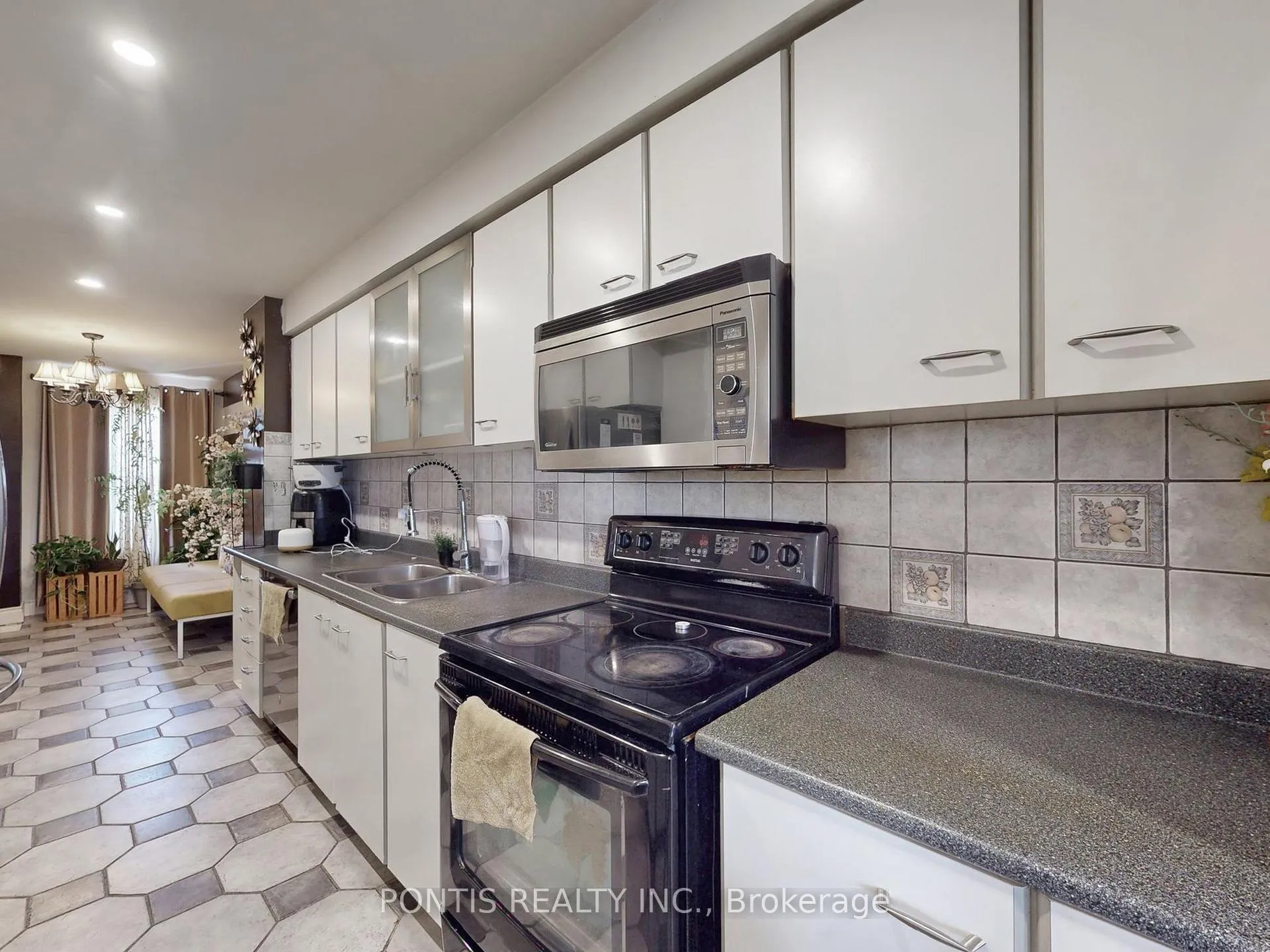 Photo 13 of 140 Cutters Crescent, Brampton, Fletcher's West — HOMEH