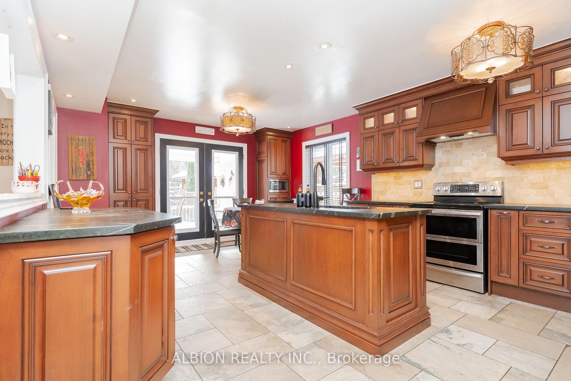 Photo 10 of 67 Taylorwood Avenue, Caledon, Bolton North — HOMEH