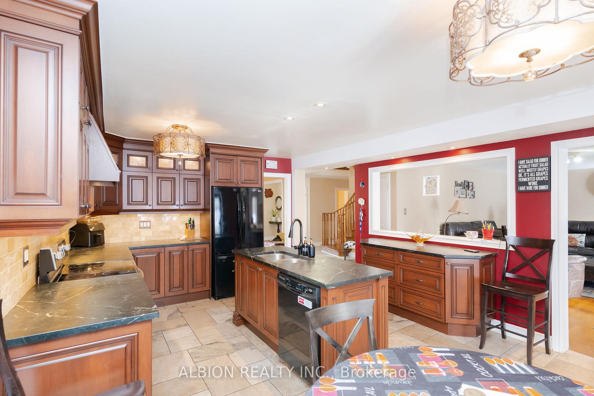 Photo 12 of 67 Taylorwood Avenue, Caledon, Bolton North — HOMEH