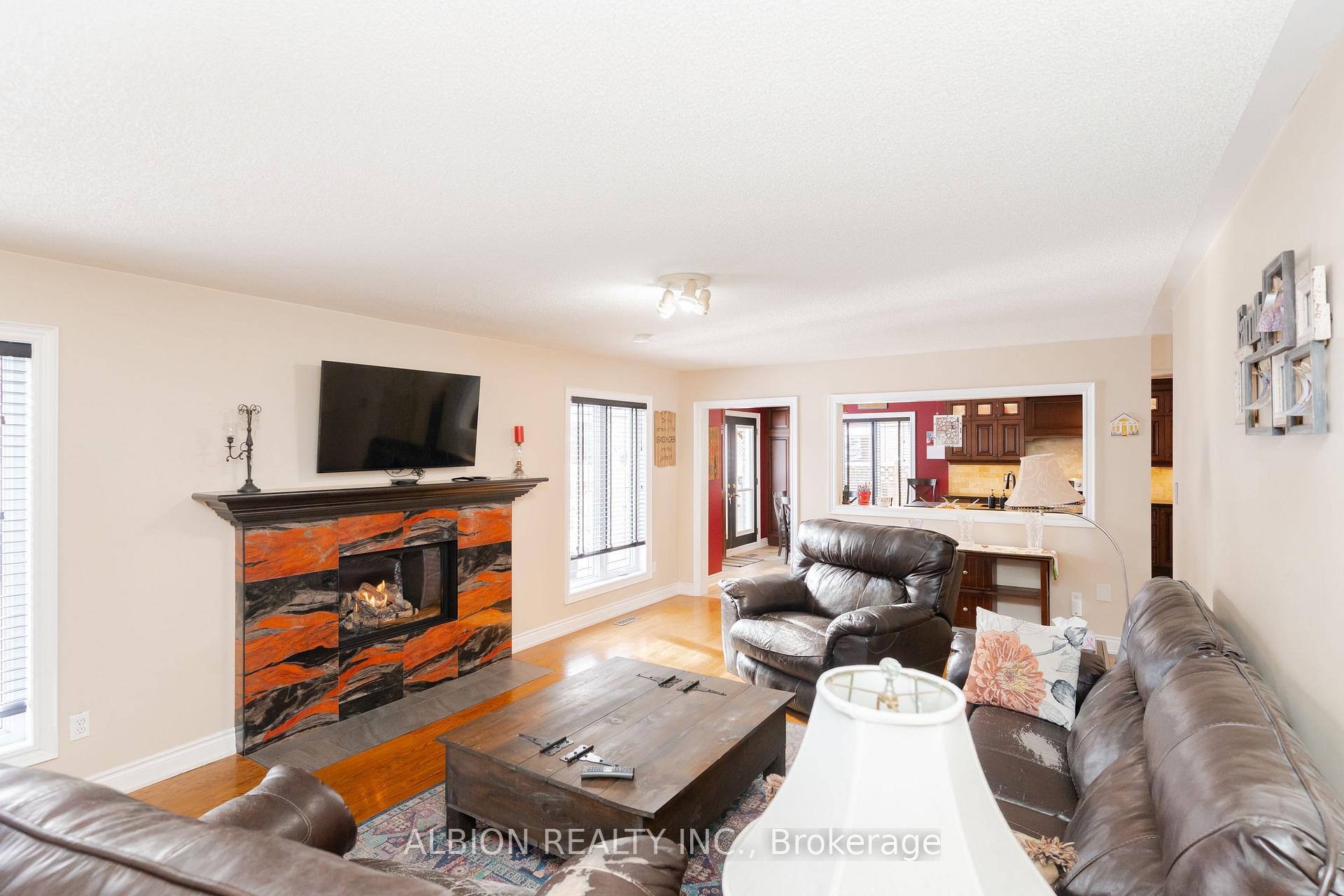 Photo 16 of 67 Taylorwood Avenue, Caledon, Bolton North — HOMEH