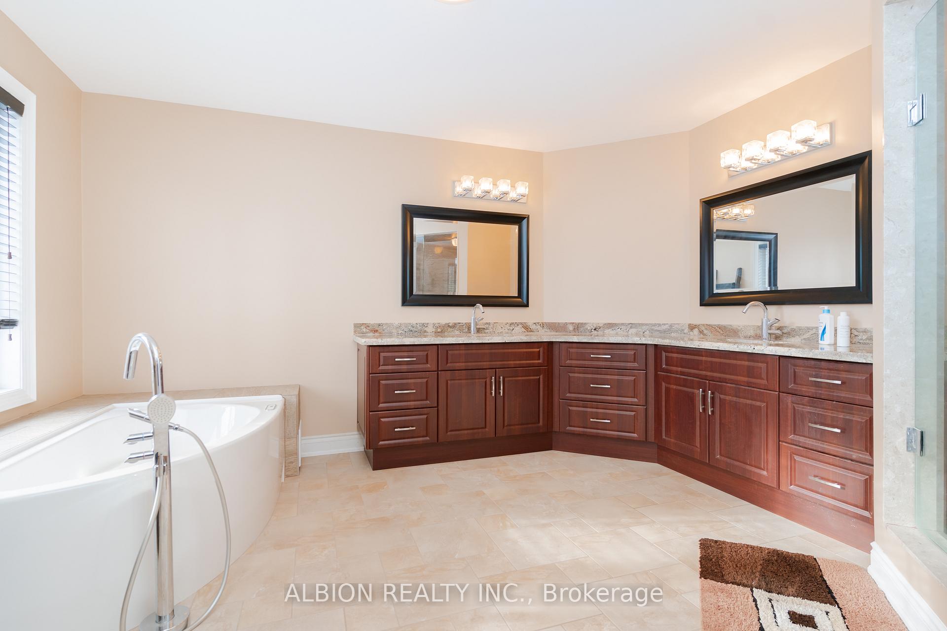 Photo 23 of 67 Taylorwood Avenue, Caledon, Bolton North — HOMEH
