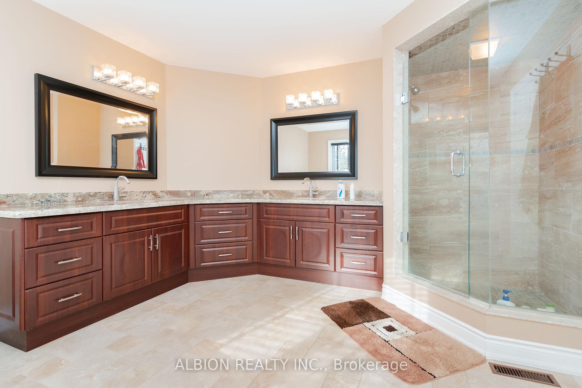 Photo 24 of 67 Taylorwood Avenue, Caledon, Bolton North — HOMEH