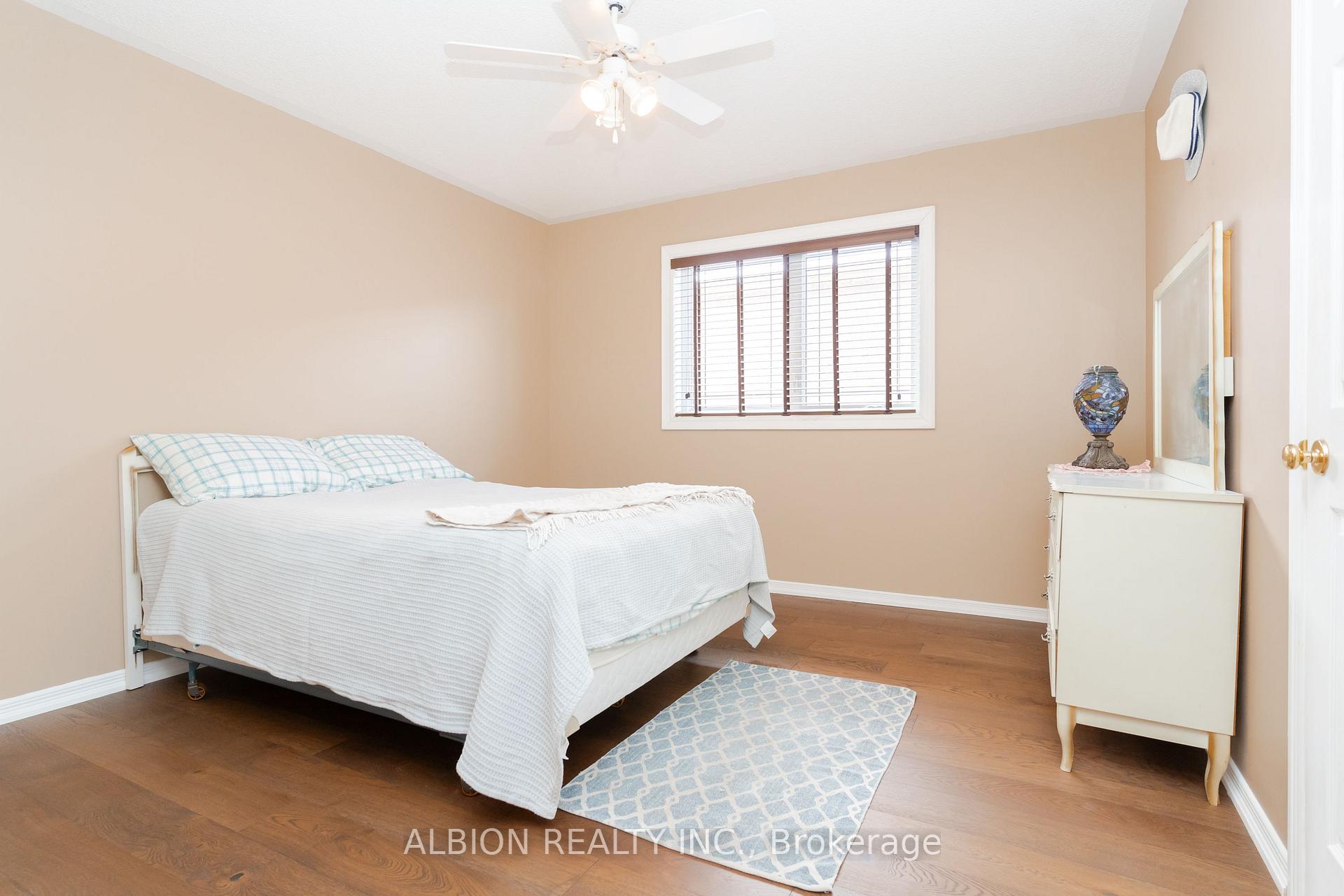Photo 25 of 67 Taylorwood Avenue, Caledon, Bolton North — HOMEH