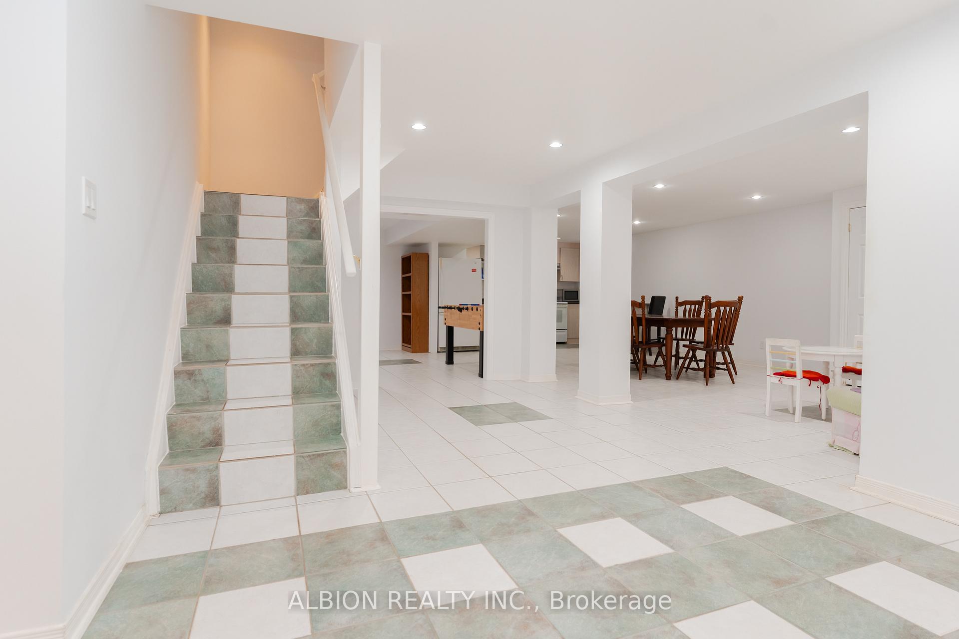Photo 29 of 67 Taylorwood Avenue, Caledon, Bolton North — HOMEH