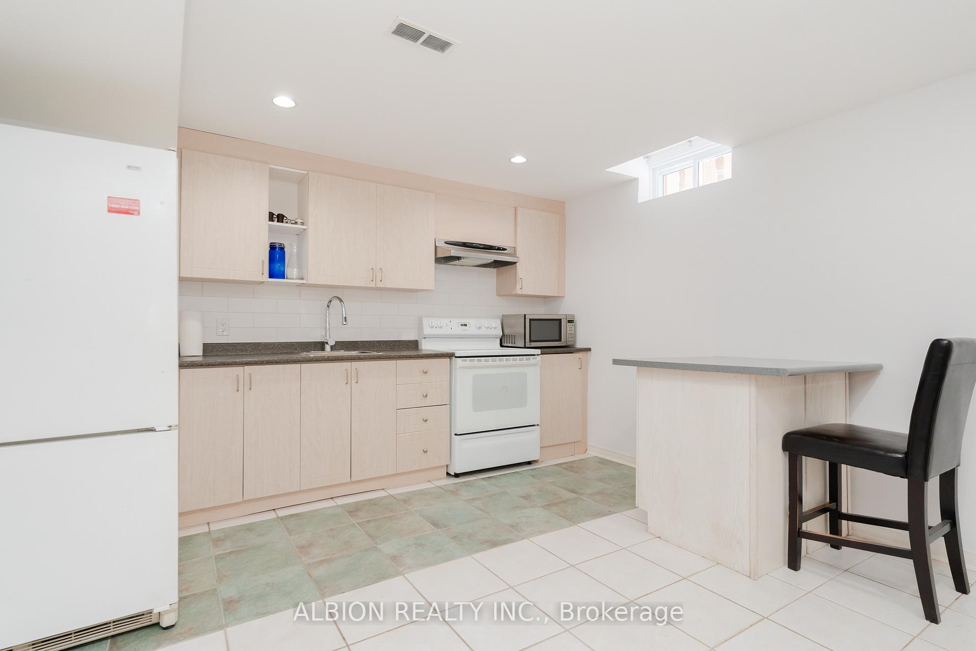 Photo 32 of 67 Taylorwood Avenue, Caledon, Bolton North — HOMEH