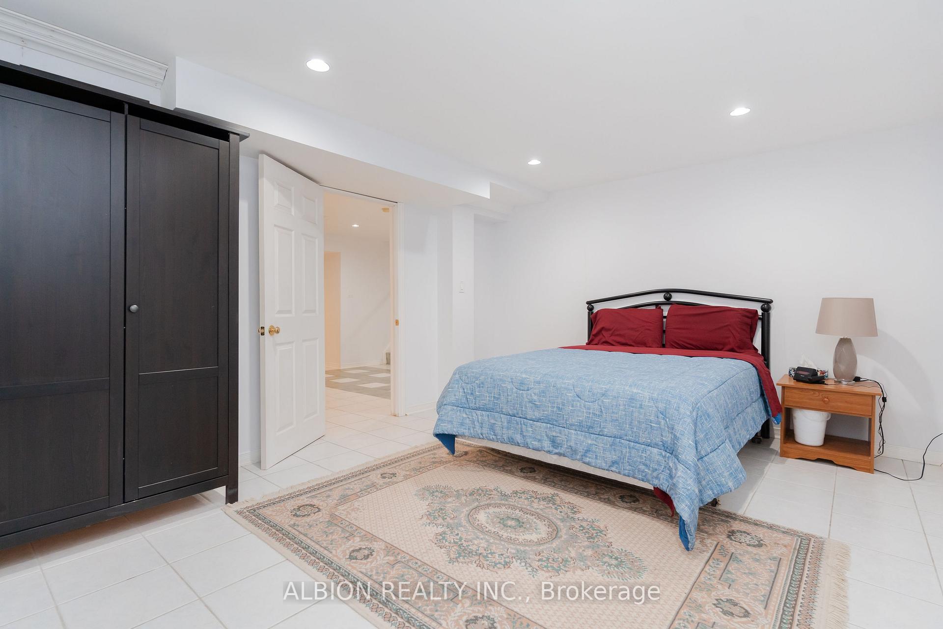 Photo 33 of 67 Taylorwood Avenue, Caledon, Bolton North — HOMEH