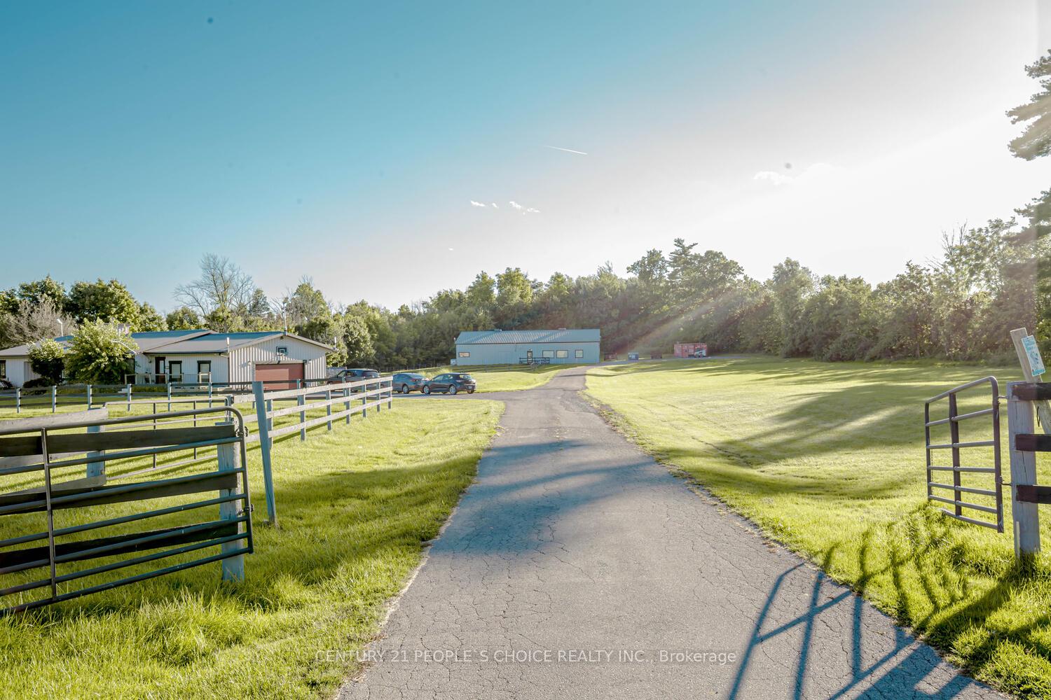 Photo 2 of 9390 Third Line, Halton Hills, Rural Esquesing — HOMEH