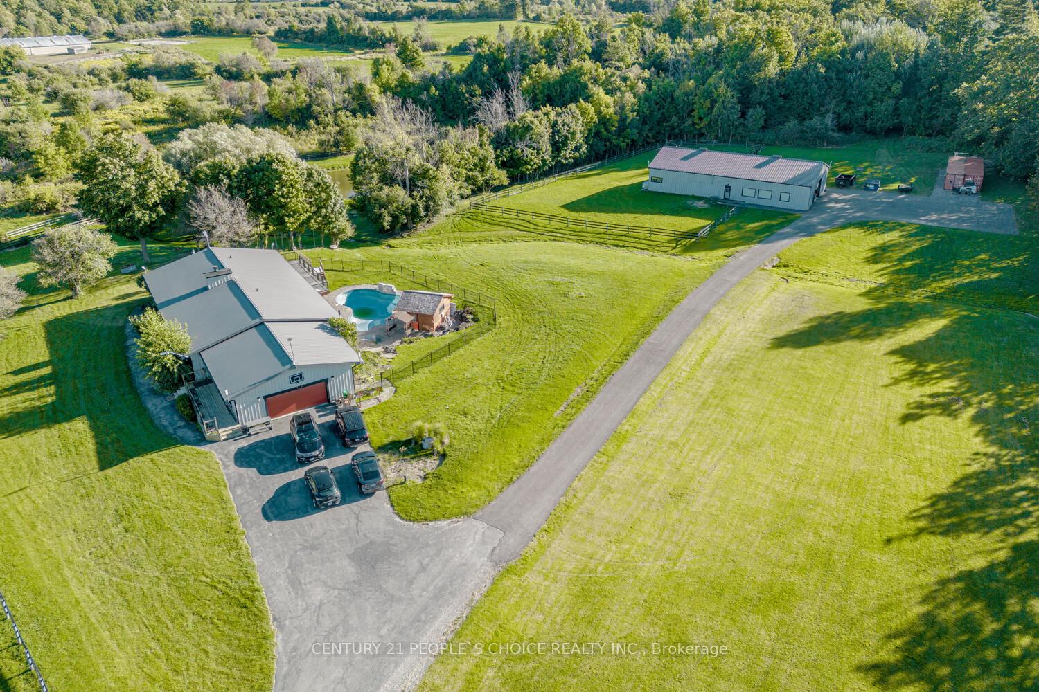 Photo 3 of 9390 Third Line, Halton Hills, Rural Esquesing — HOMEH
