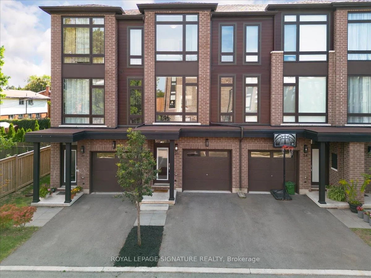 Front of Unit 25, 270 Melvin Avenue
