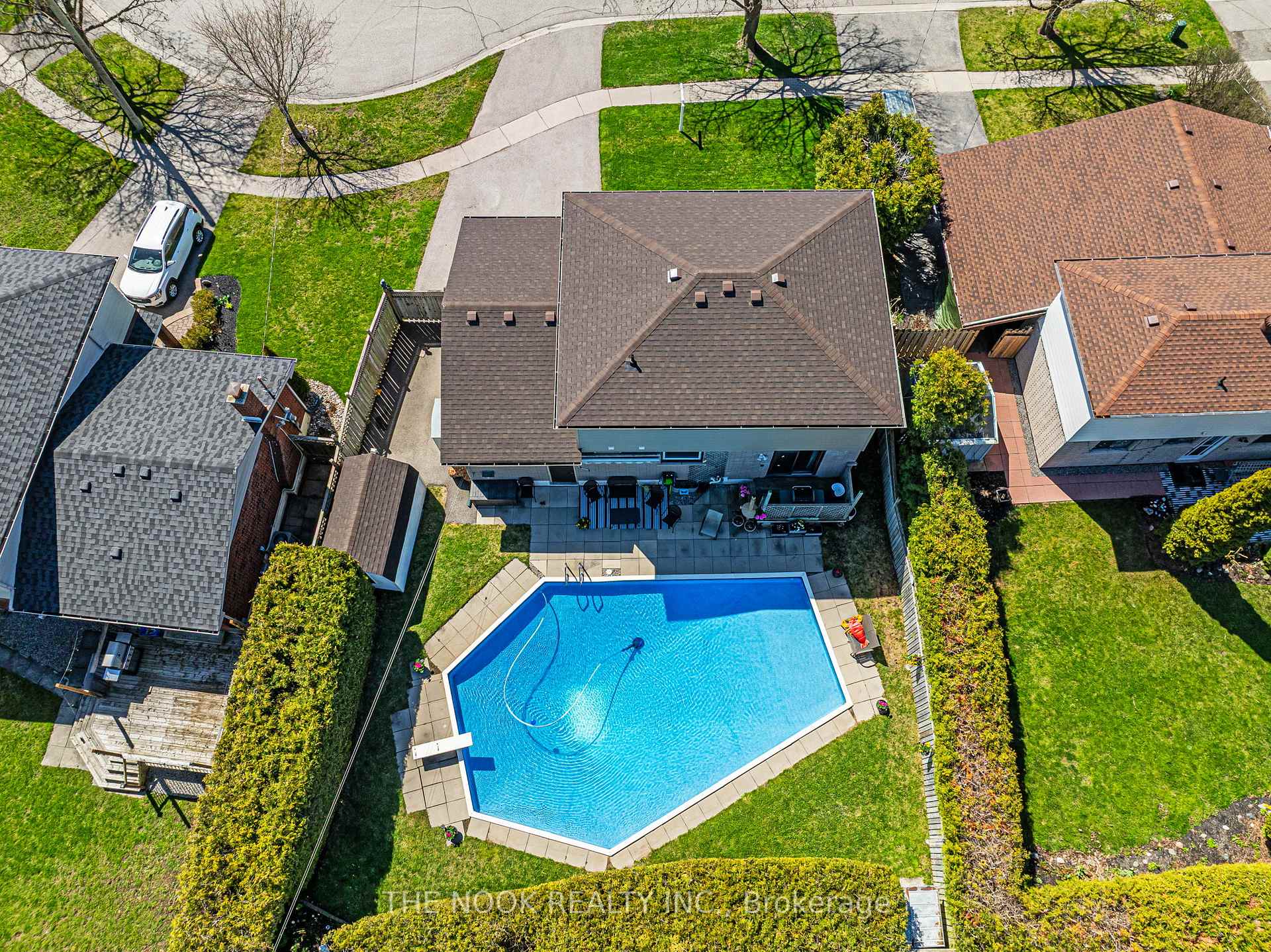Photo 33 of 3 Strike Avenue, Clarington, Bowmanville — HOMEH