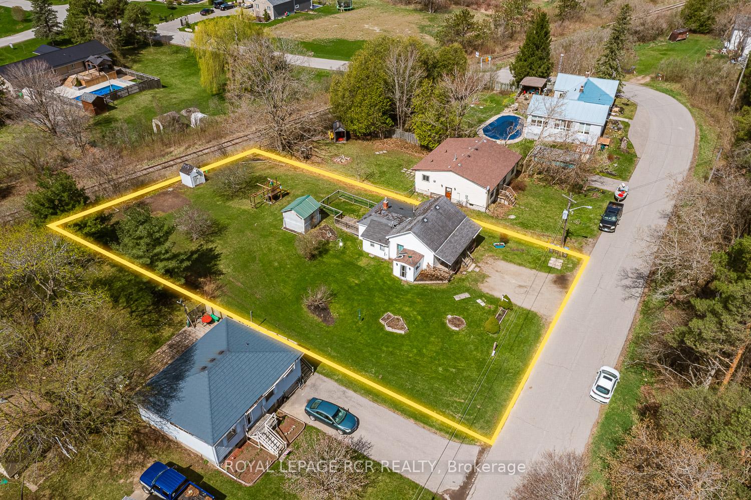 Photo 1 of 48 Cardwell Street, Caledon, Alton — HOMEH