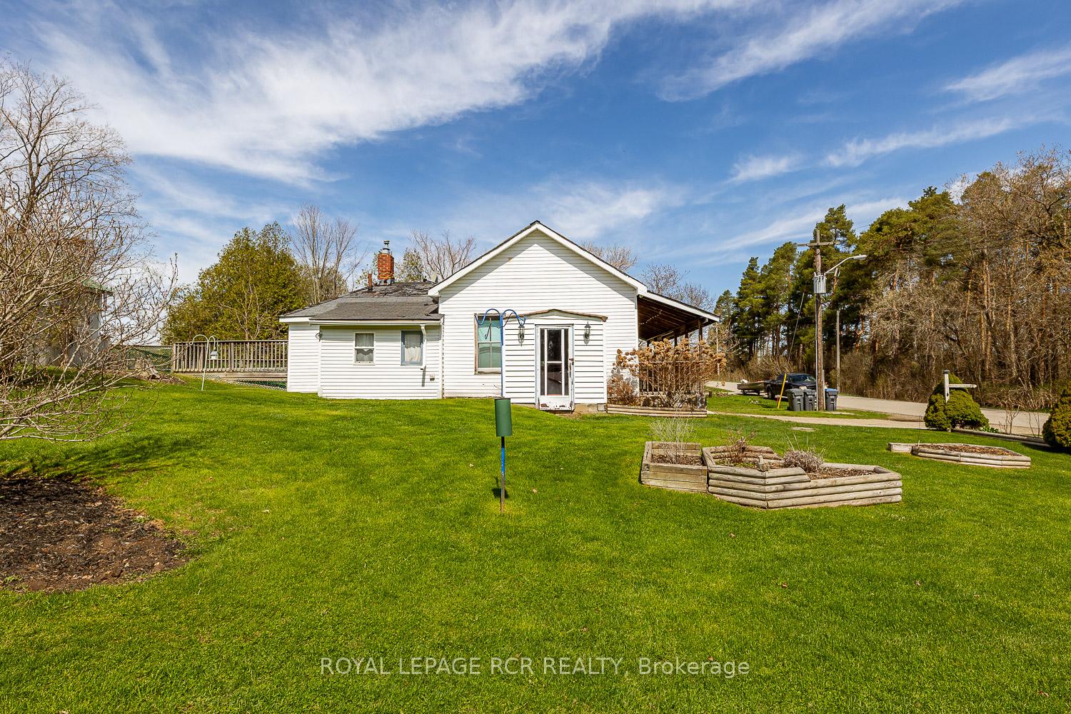 Photo 10 of 48 Cardwell Street, Caledon, Alton — HOMEH