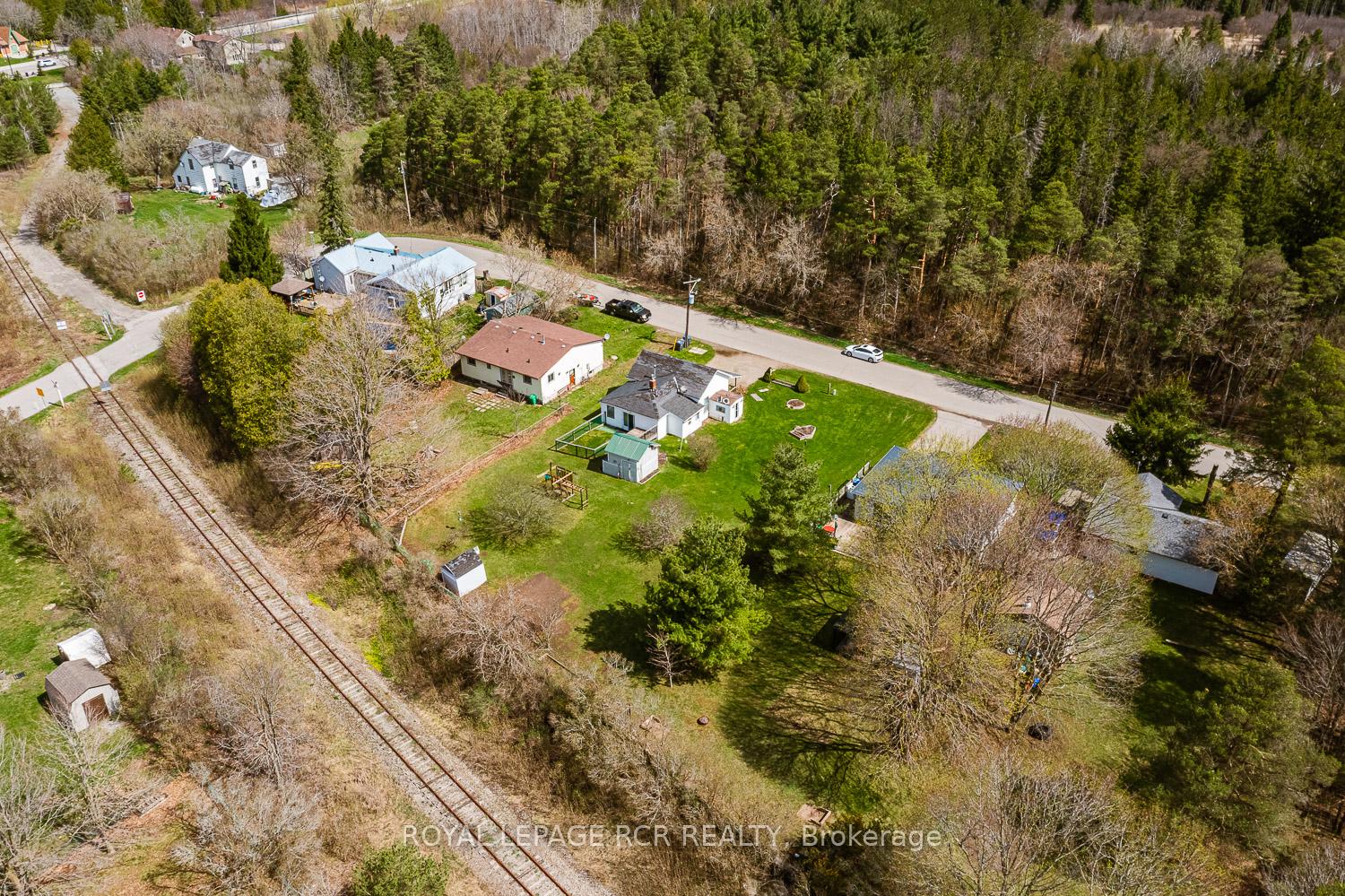 Photo 32 of 48 Cardwell Street, Caledon, Alton — HOMEH