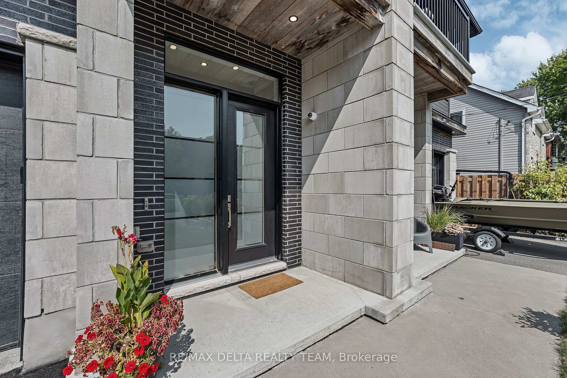 Photo 5 of 1179 Kingston Avenue, Ottawa, Carlington — HOMEH