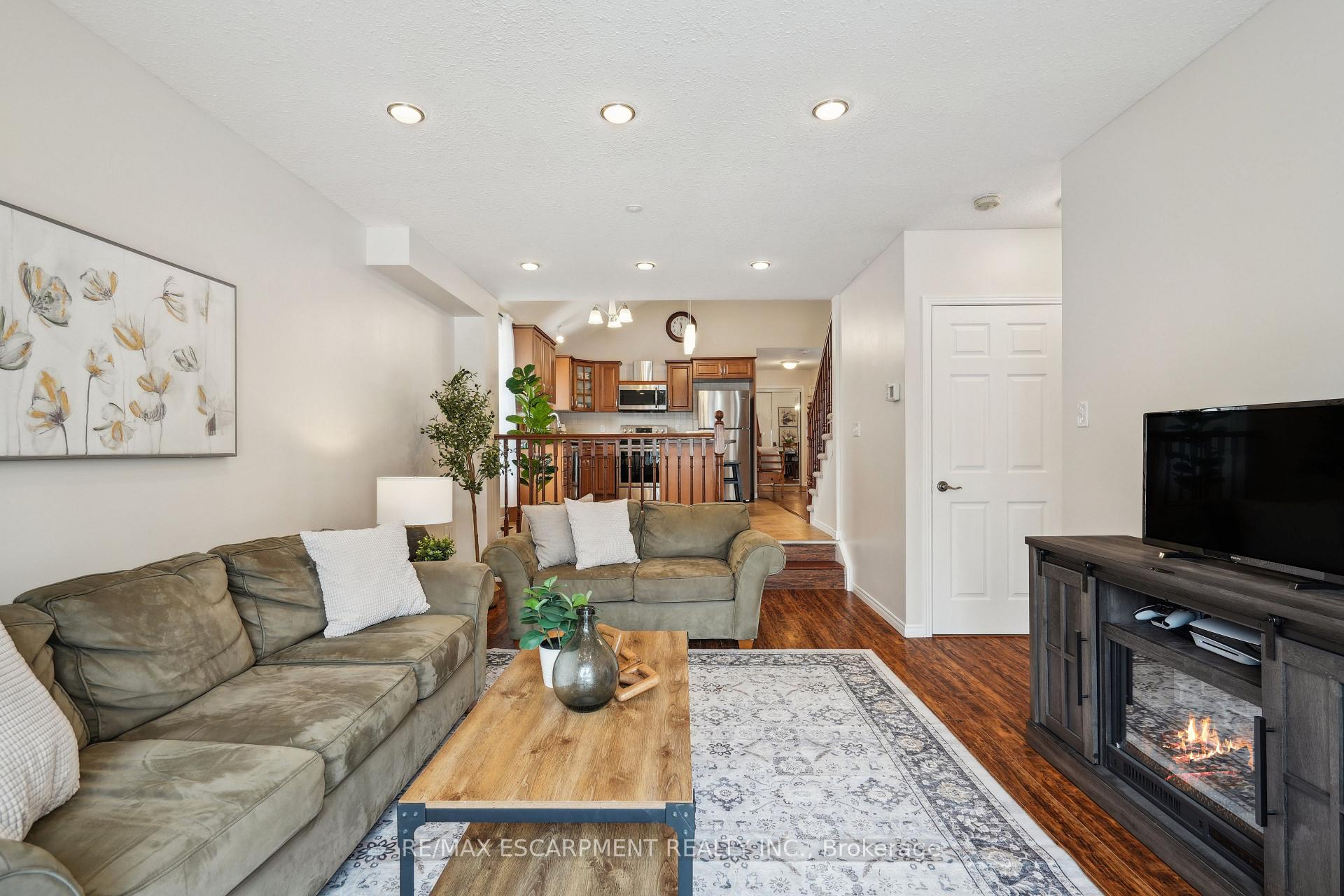 Photo 15 of 33 Maude Lane, Guelph, Grange Road — HOMEH