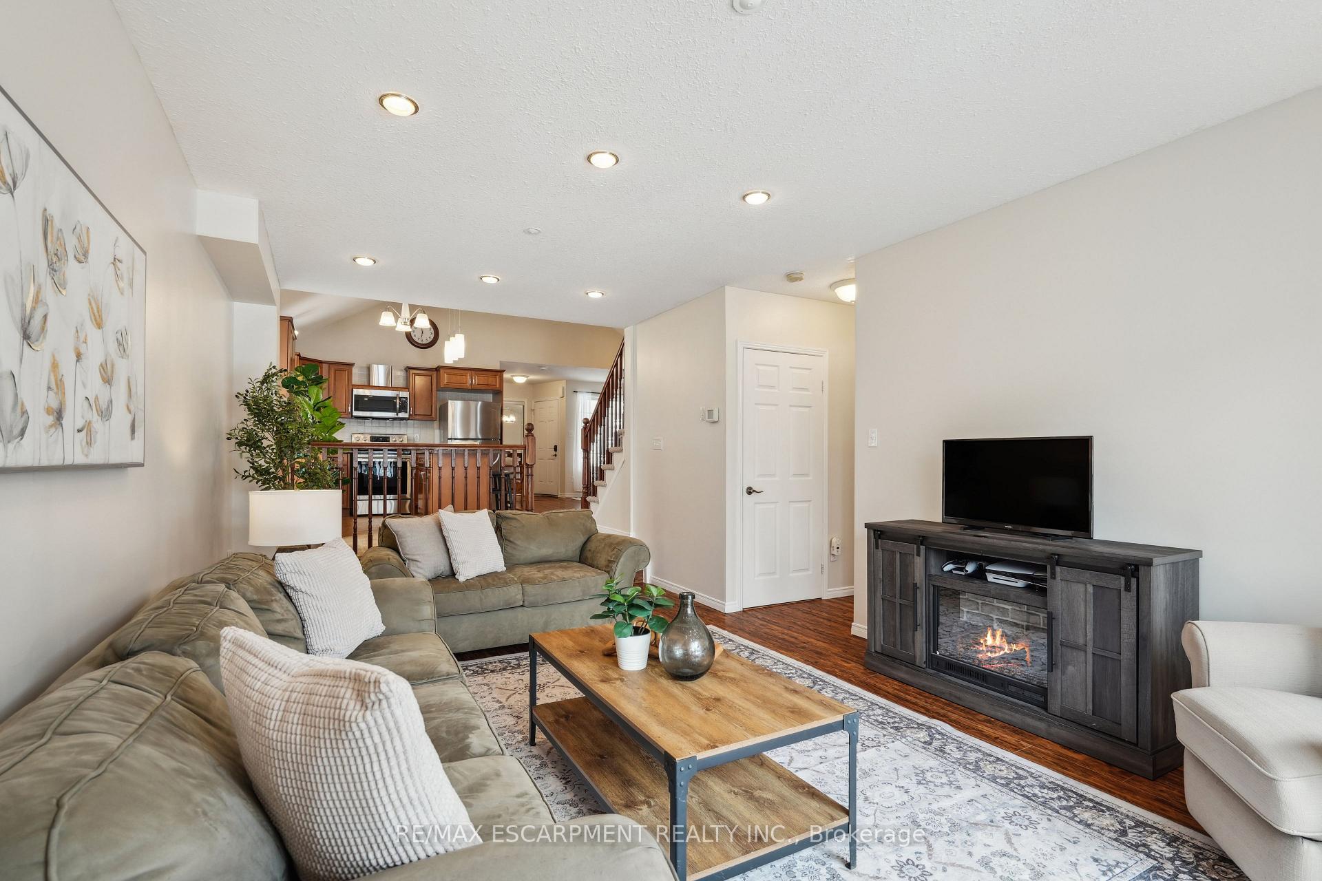 Photo 16 of 33 Maude Lane, Guelph, Grange Road — HOMEH