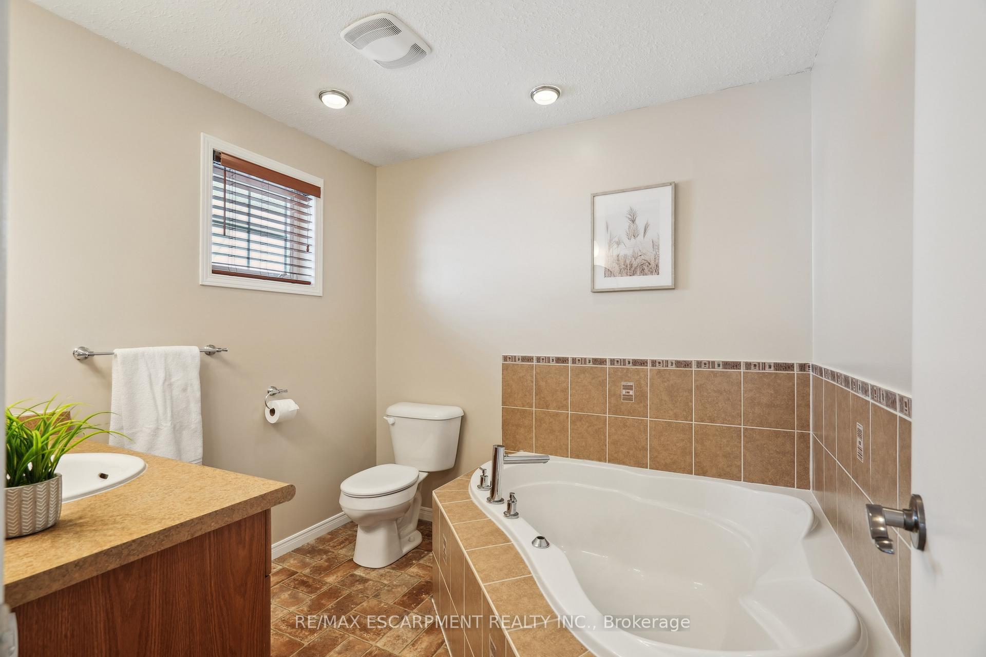 Photo 20 of 33 Maude Lane, Guelph, Grange Road — HOMEH